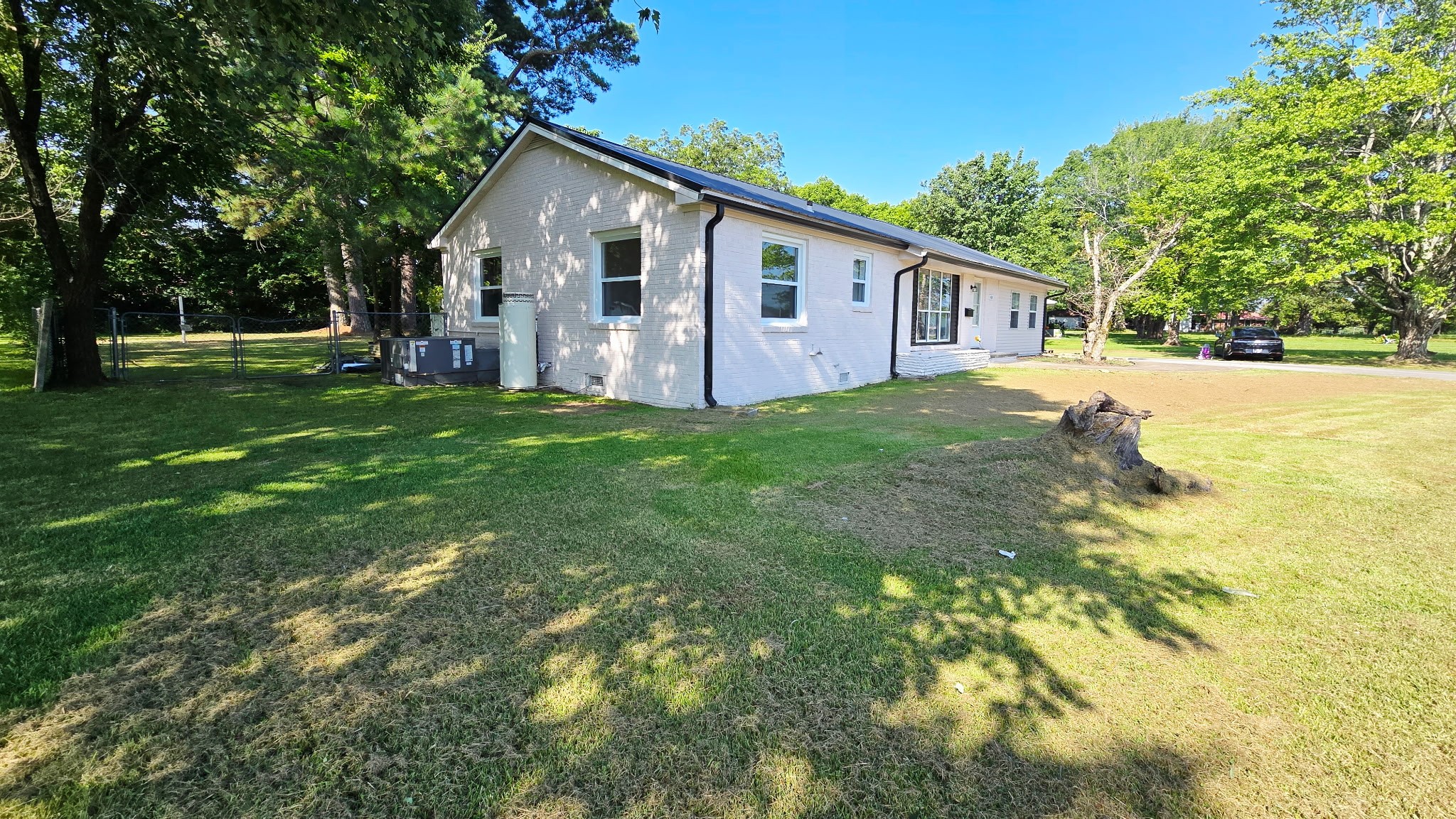 418 W Main St