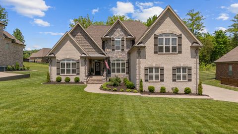 2725 Cherrydale Dr Lebanon TN 37087