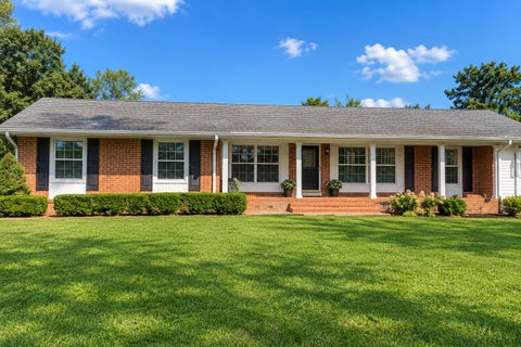 Photo of 2363 Gale Ln, Chattanooga, TN 37421 (MLS # 3597934)
