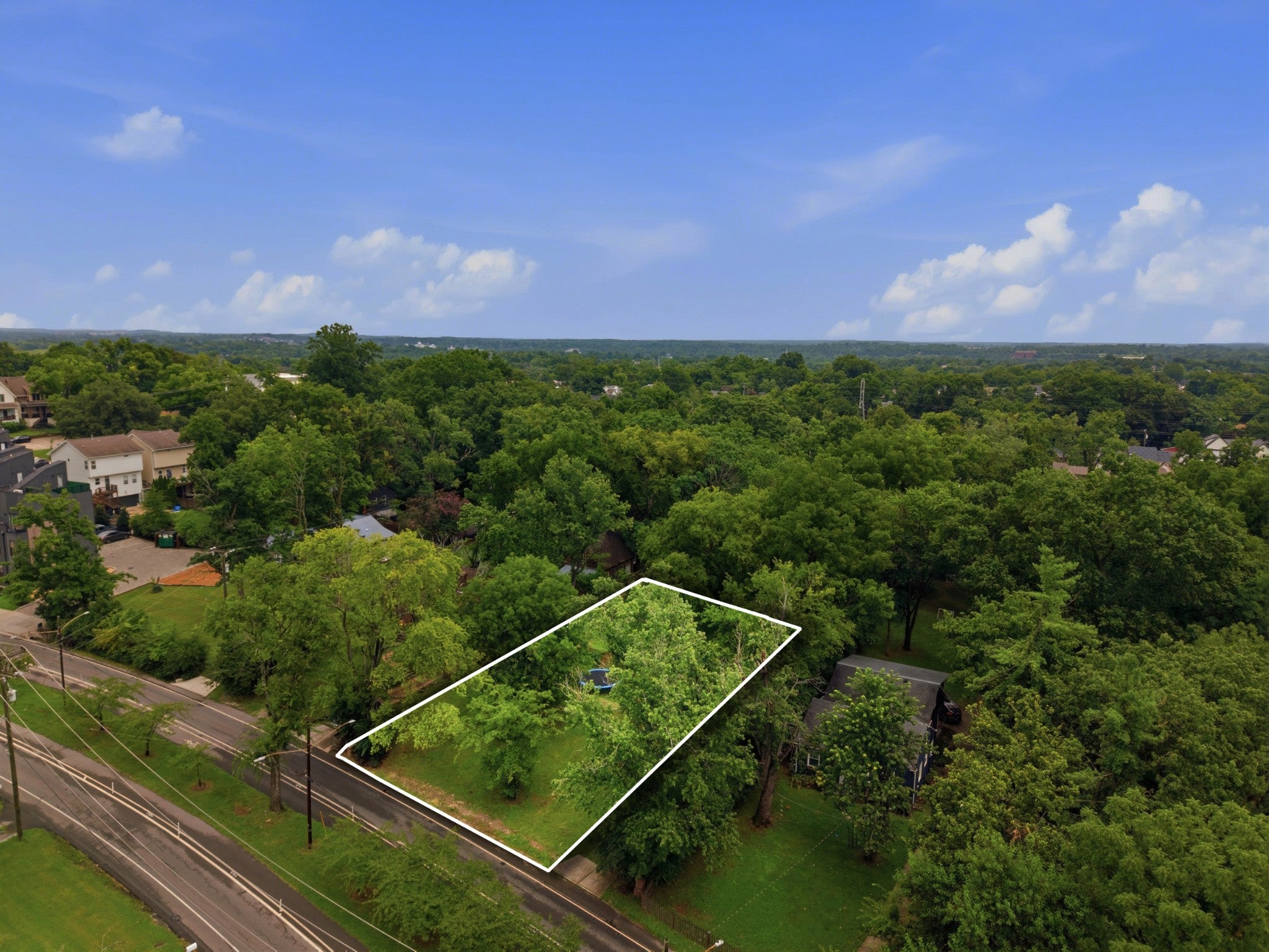 1521 Riverside Dr