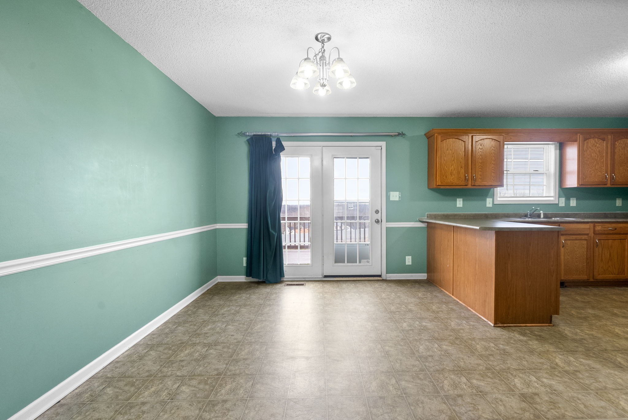 Clarksville, Tennessee 37040, United States, 4 Bedrooms Bedrooms, ,3 BathroomsBathrooms,Residential,Active,3235