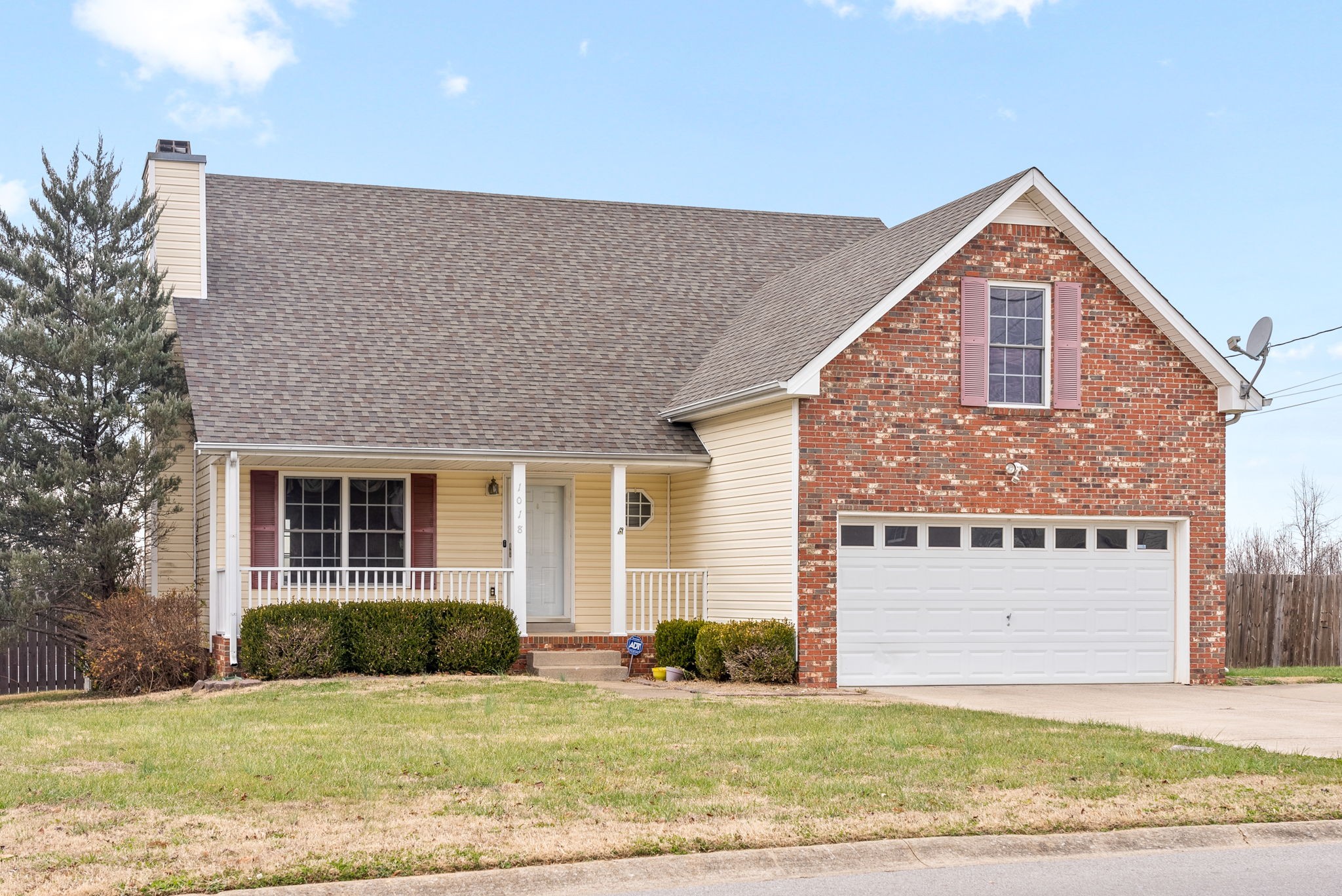 Clarksville, Tennessee 37040, United States, 4 Bedrooms Bedrooms, ,3 BathroomsBathrooms,Residential,Active,3235