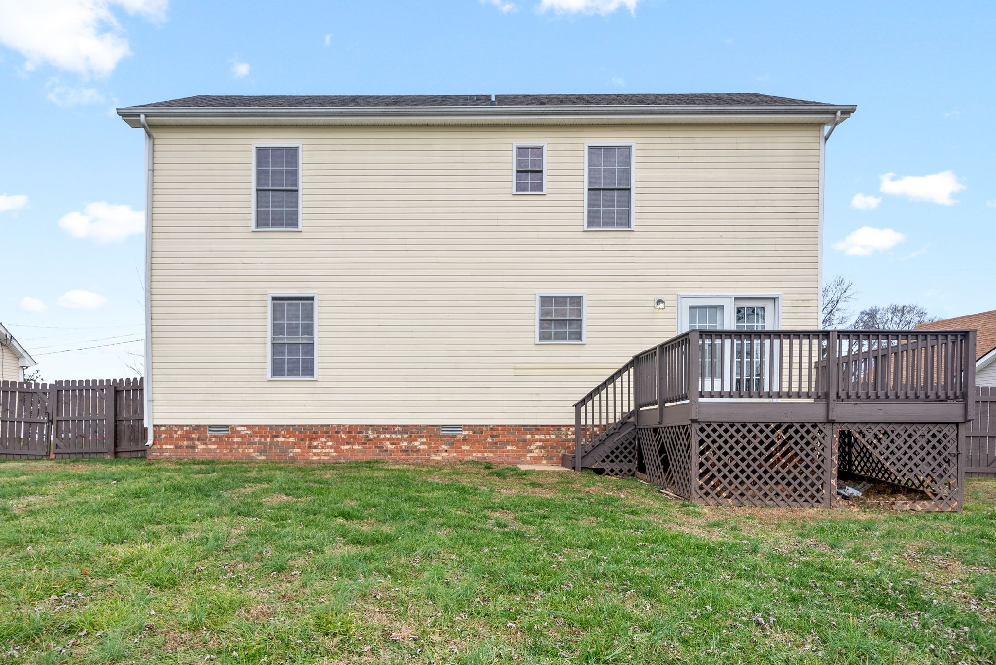 Clarksville, Tennessee 37040, United States, 4 Bedrooms Bedrooms, ,3 BathroomsBathrooms,Residential,Active,3235