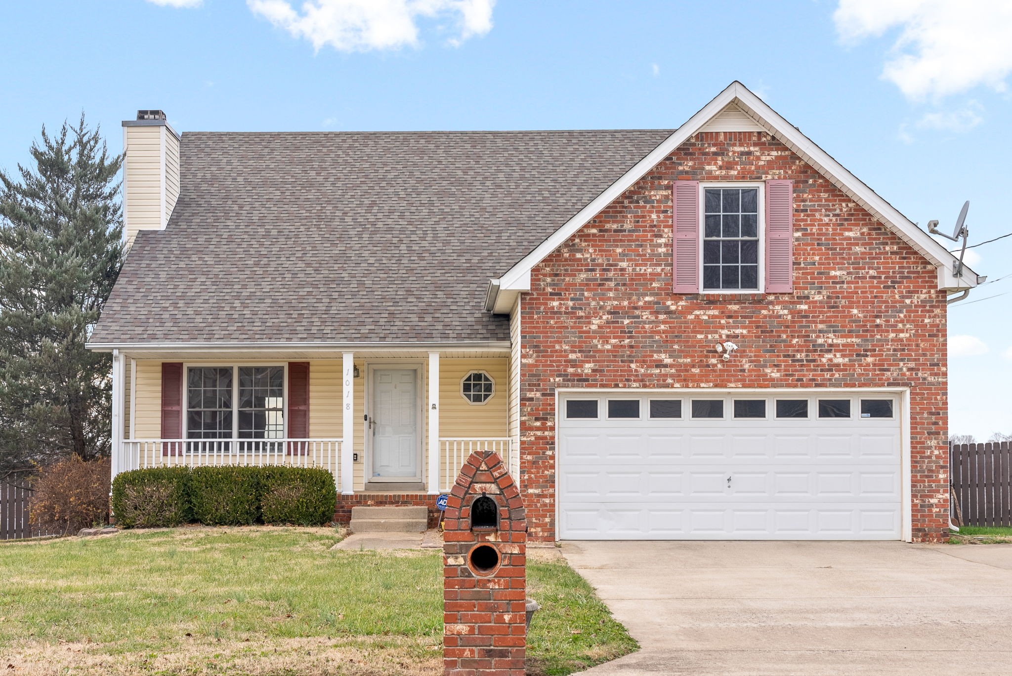 Clarksville, Tennessee 37040, United States, 4 Bedrooms Bedrooms, ,3 BathroomsBathrooms,Residential,Active,3235