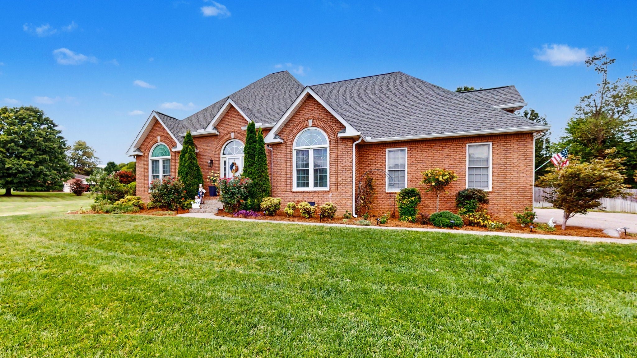 1205 WOODVALE DRIVE