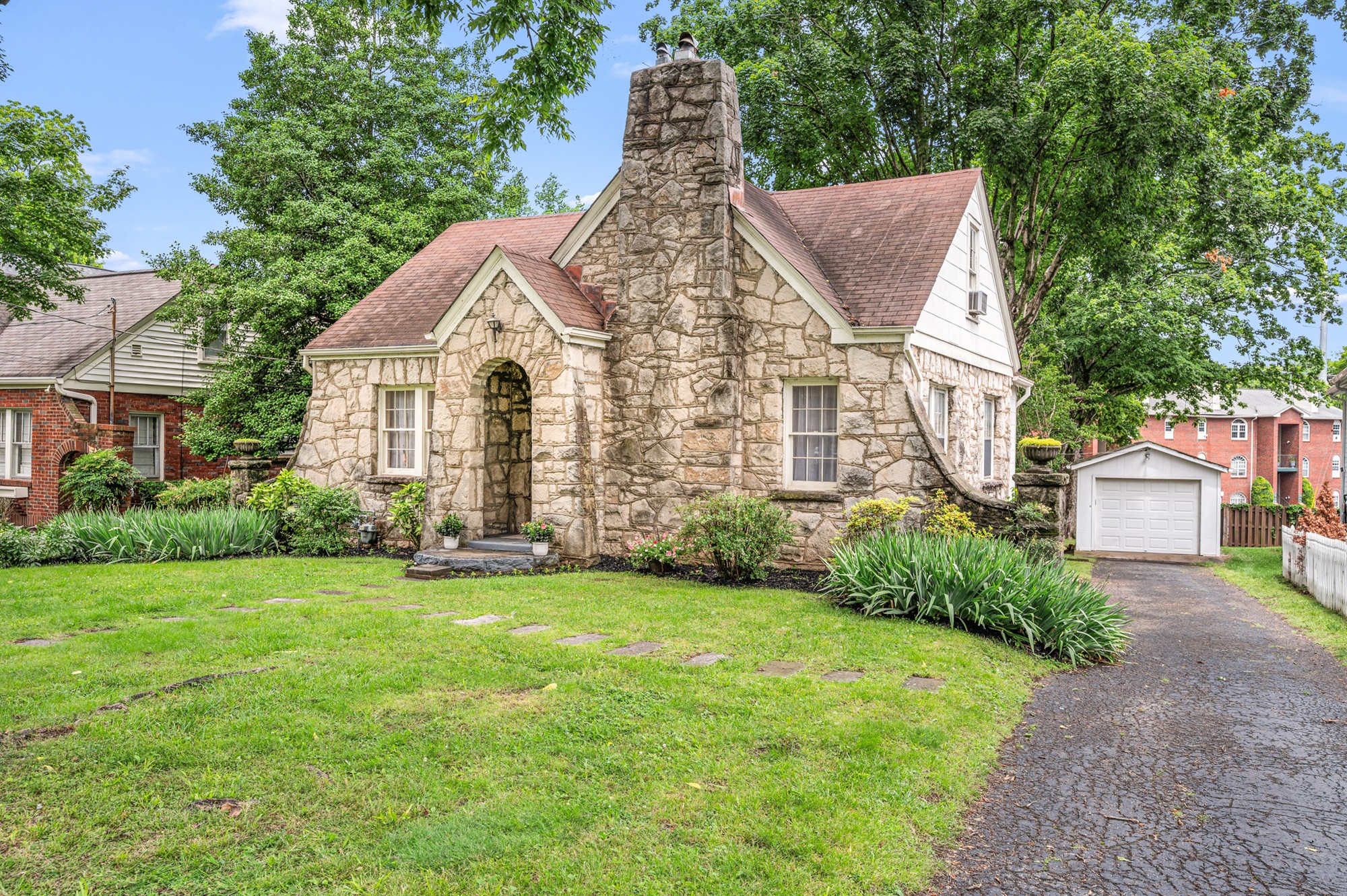 2802 Marlin Ave