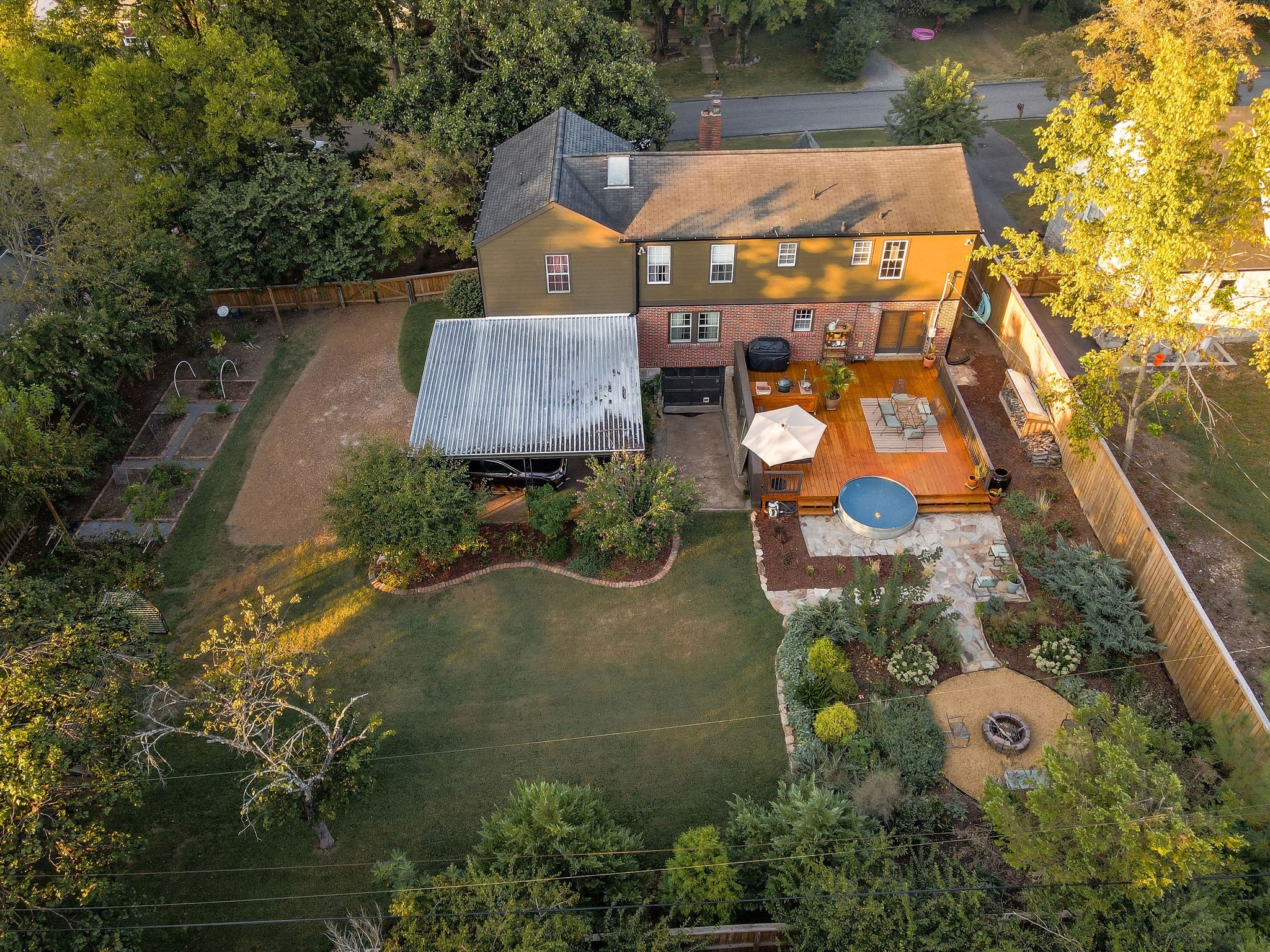 1116 Sunnymeade Dr