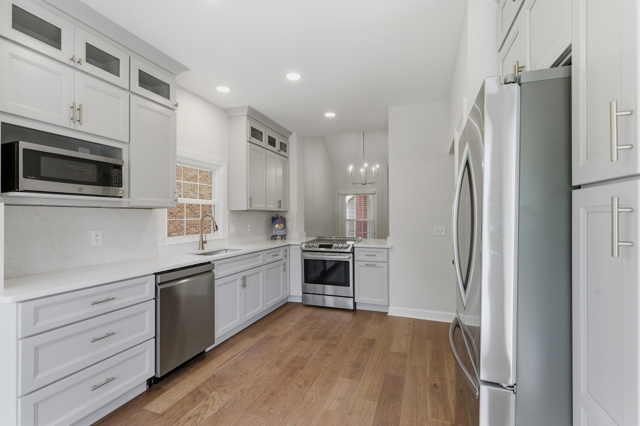 1025 Saint Andrews Pl