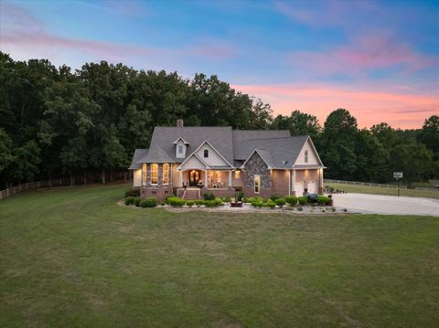396 N Hunter Rd Portland TN 37148