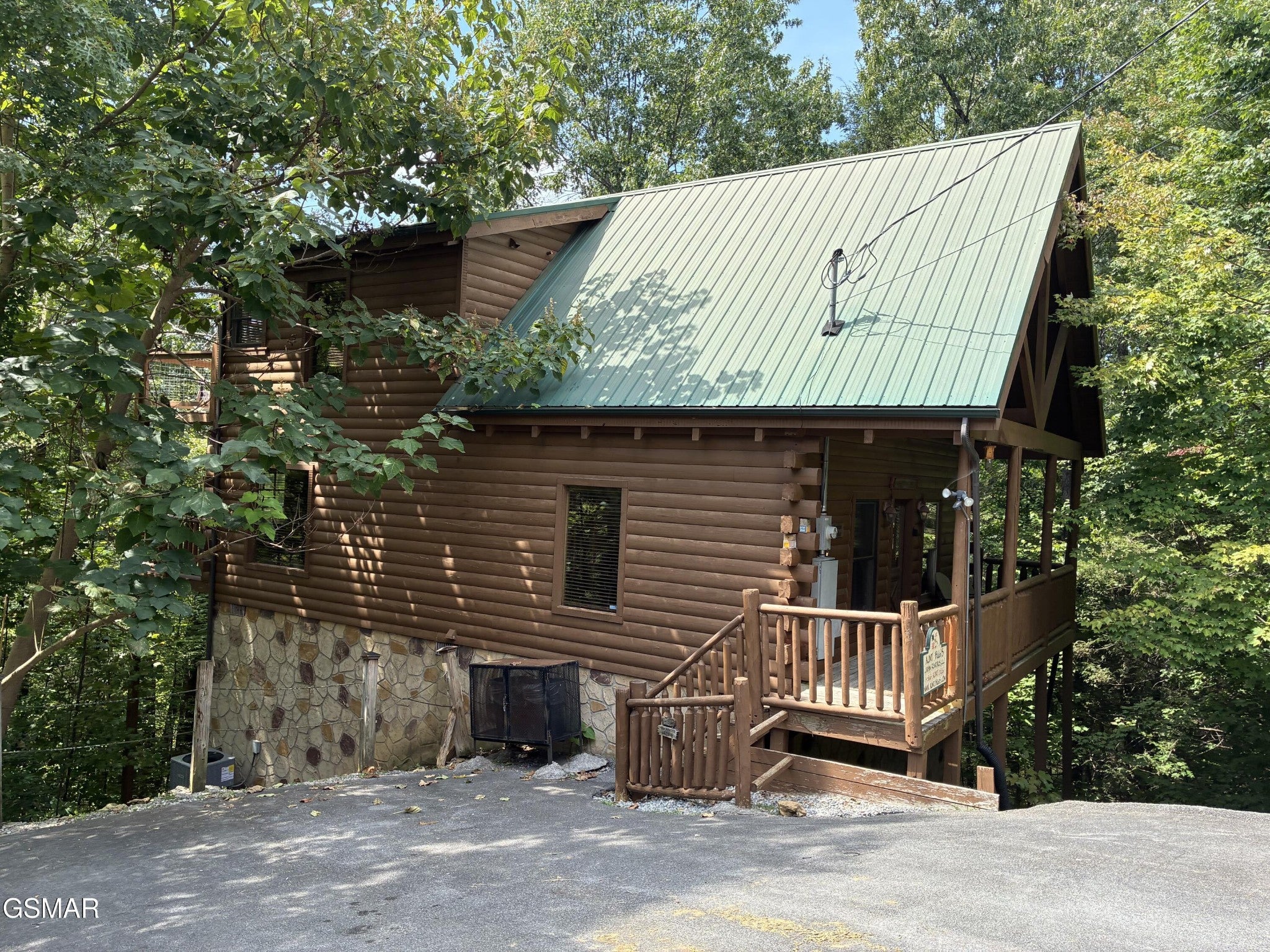 1724 Azalea Circle
