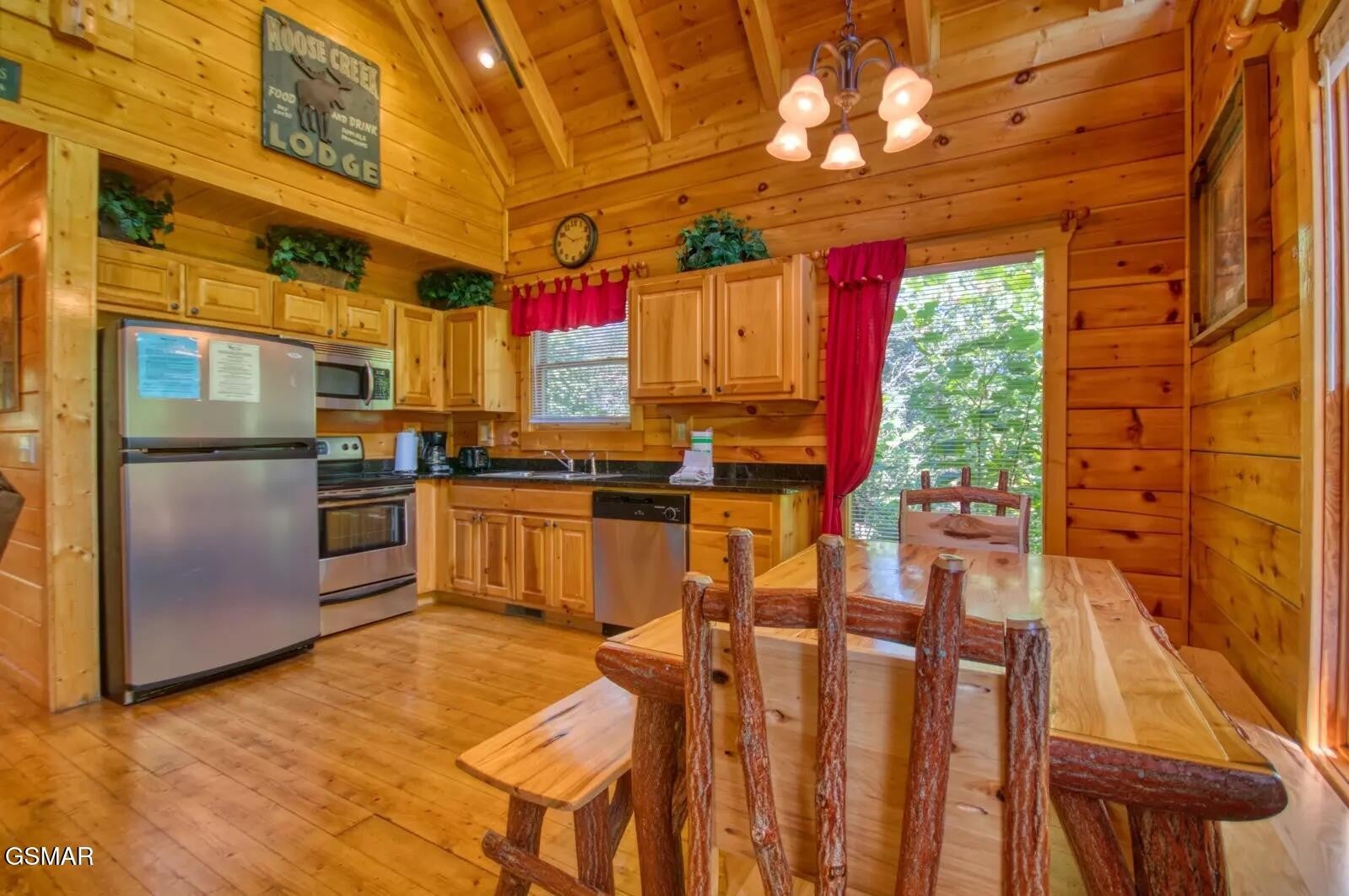 1724 Azalea Circle