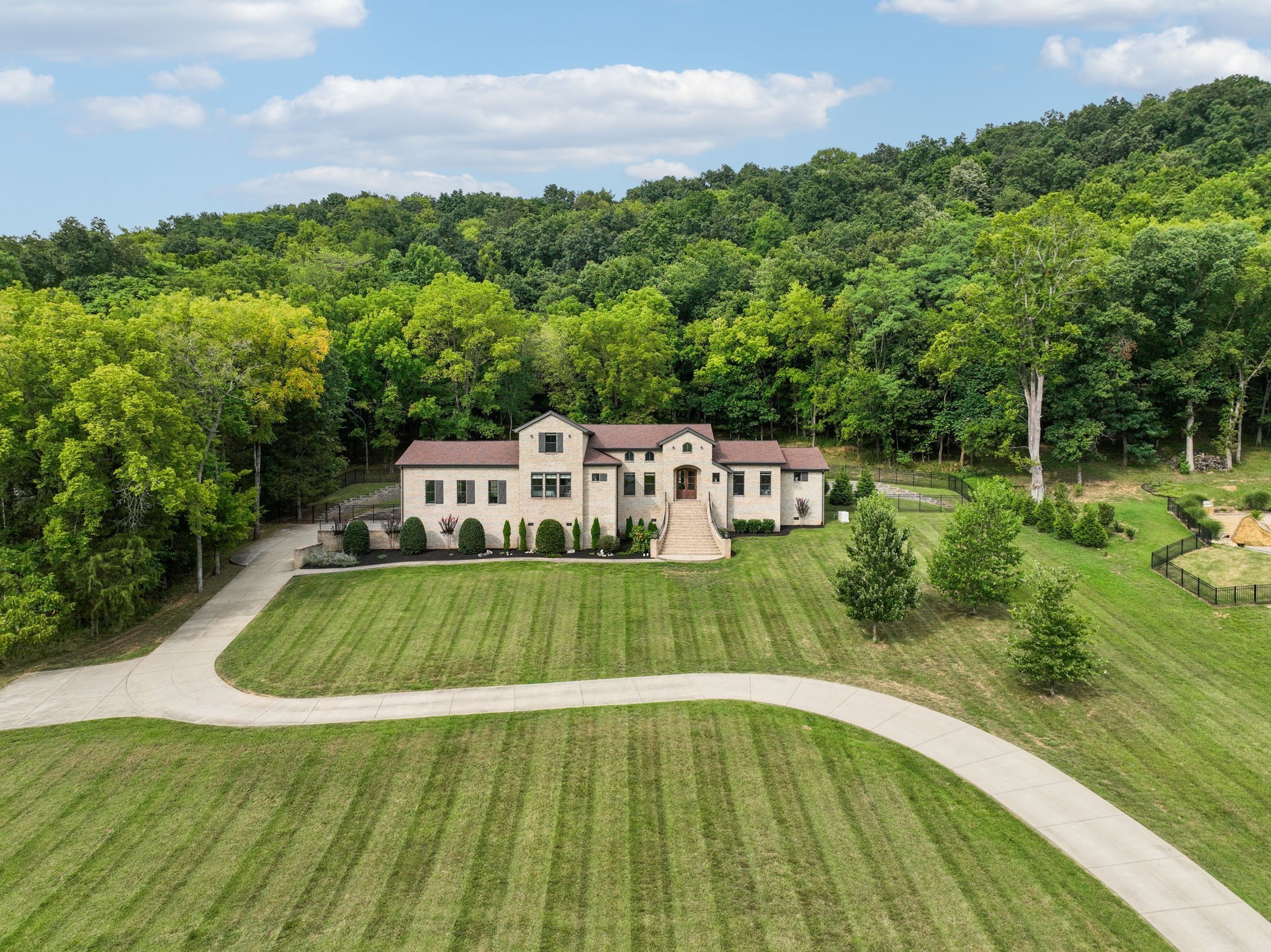7433 Magnolia Valley Dr