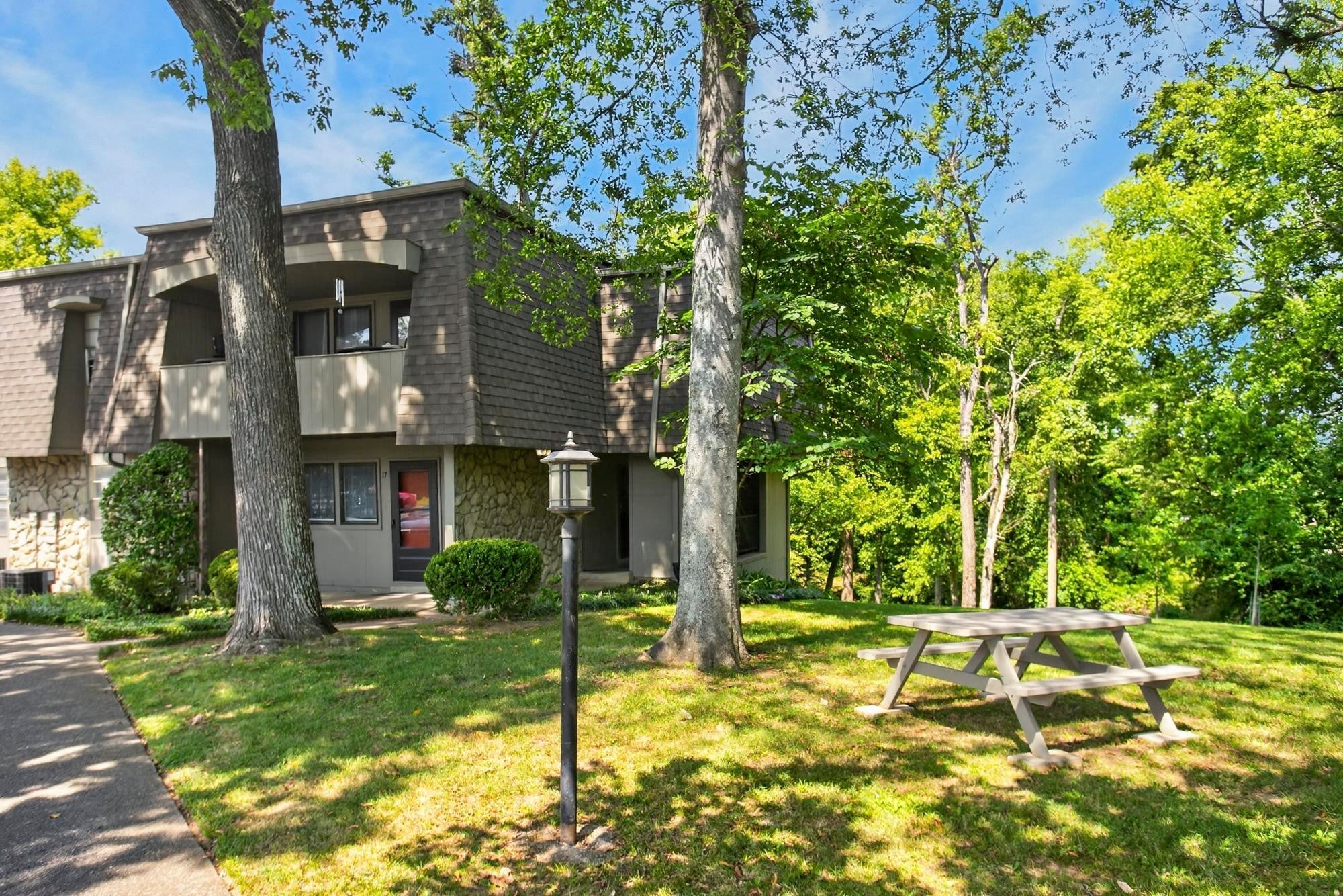2929 Selena Dr 17