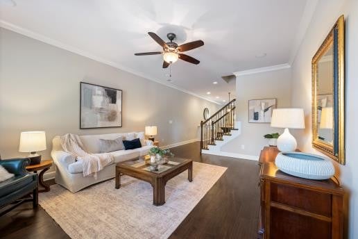 1511 Channing Dr