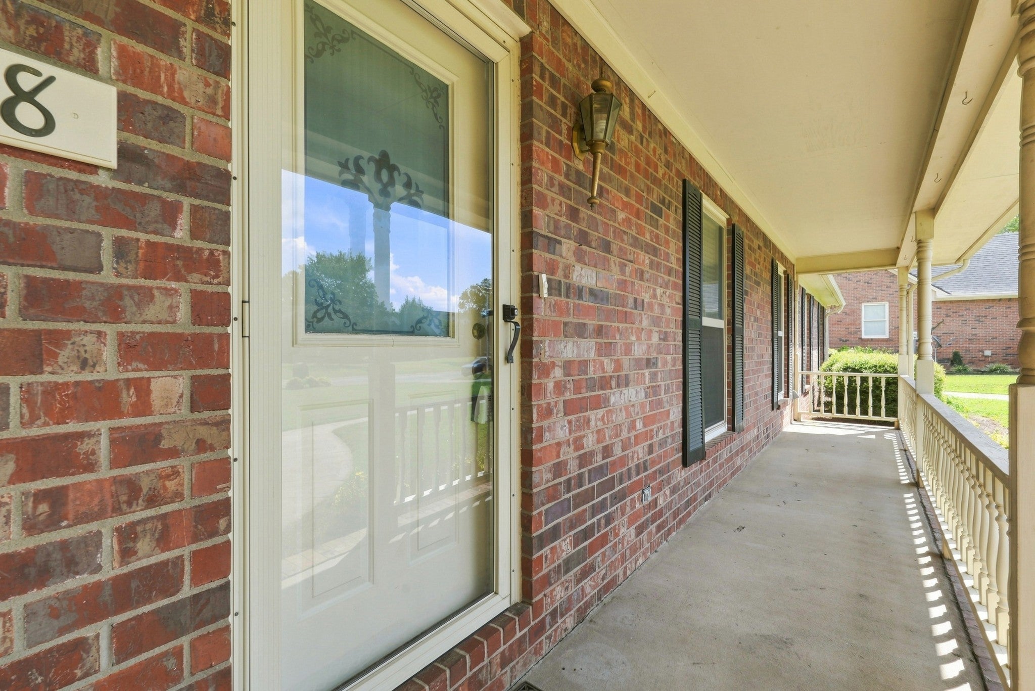 718 Majesty Dr