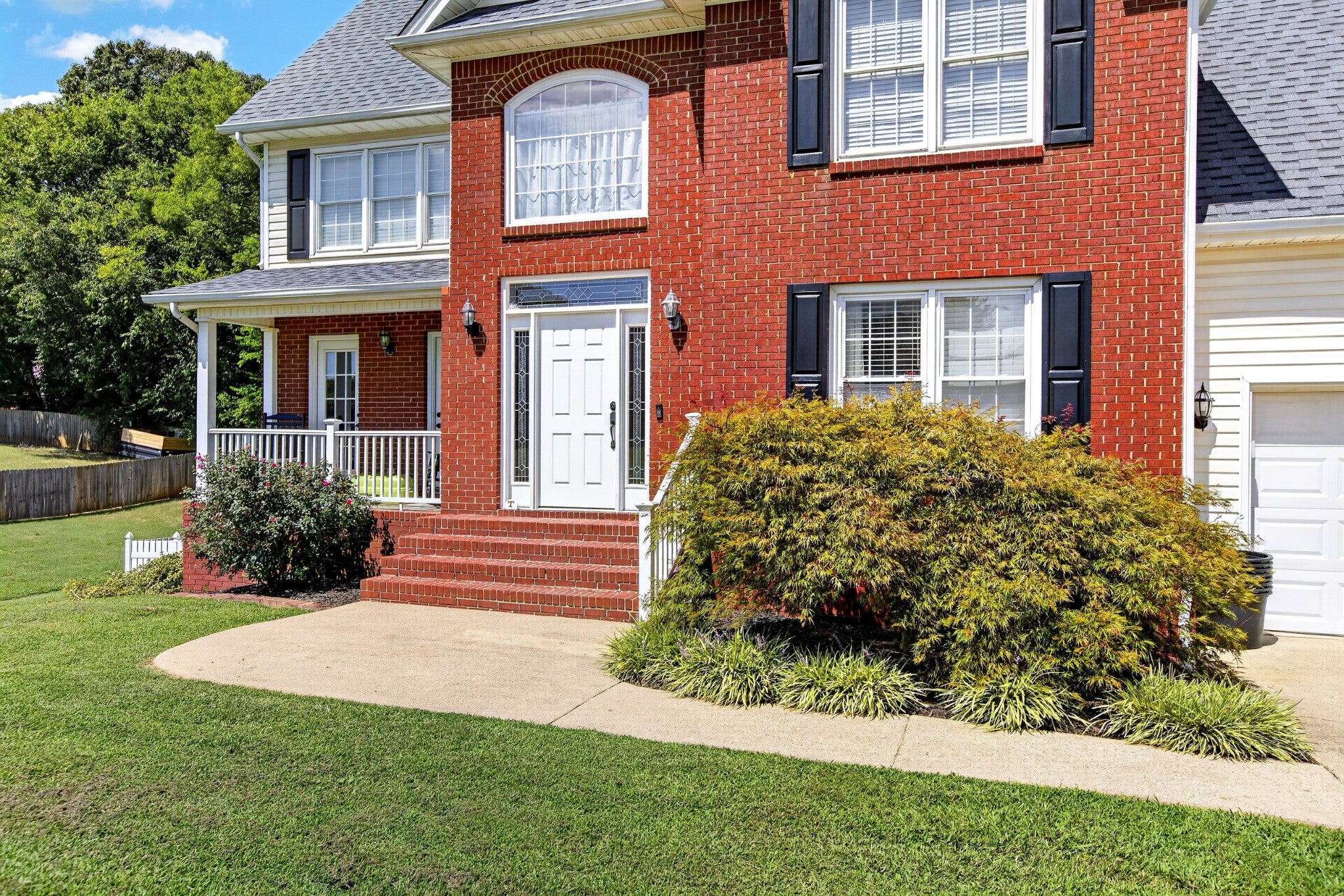 144 Bartlett Cir NE