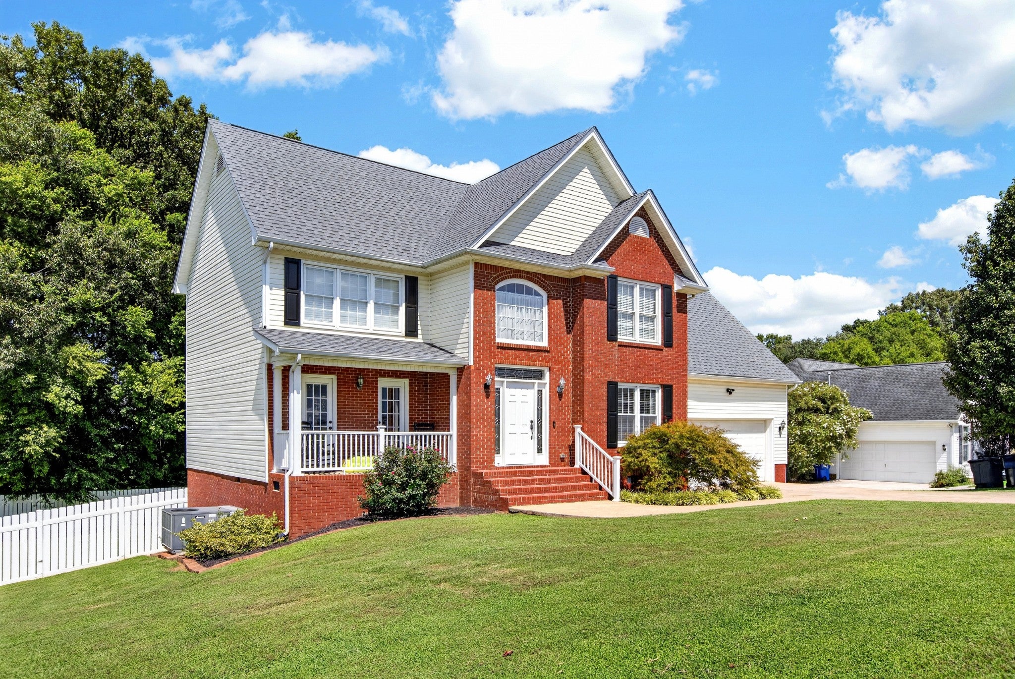 144 Bartlett Cir NE