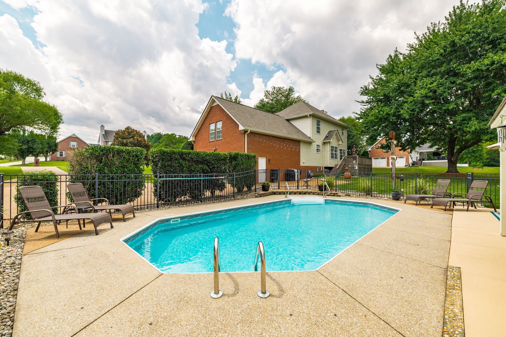 200 Arrowood Dr