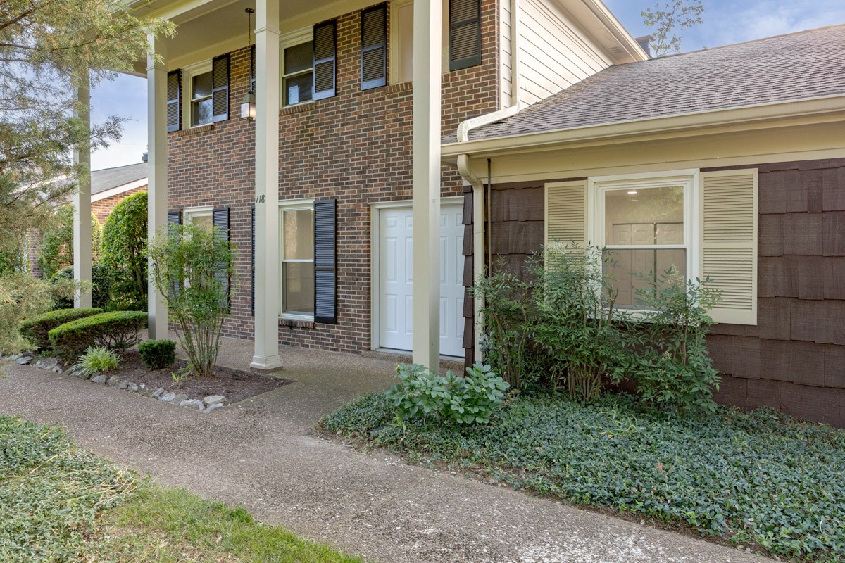 118 Boxwood Dr
