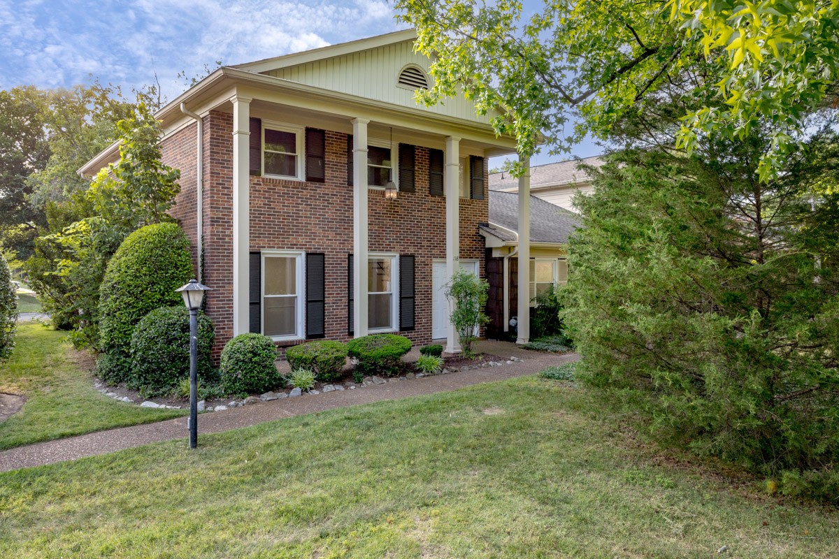 118 Boxwood Dr