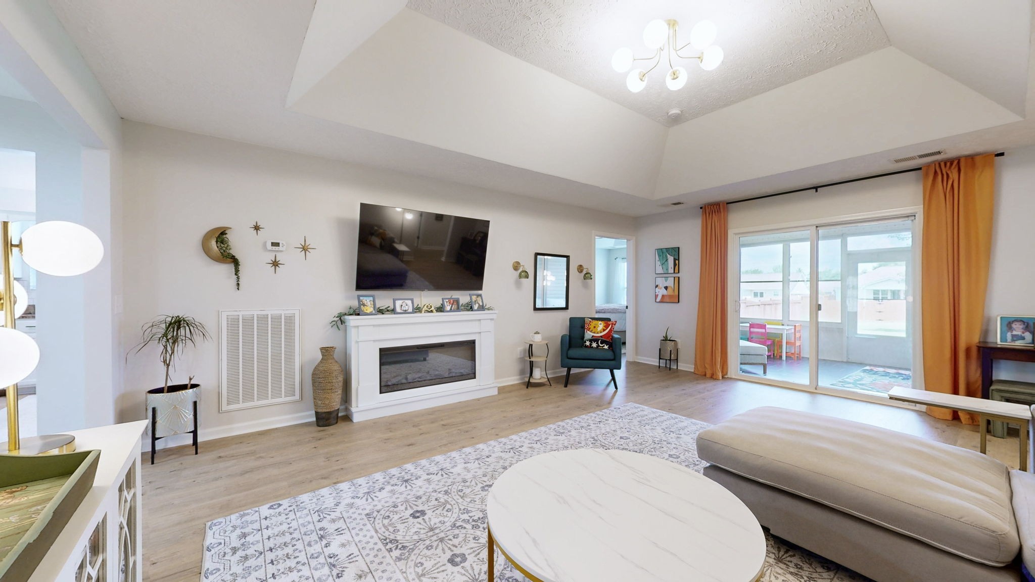 1469 Woodside Dr