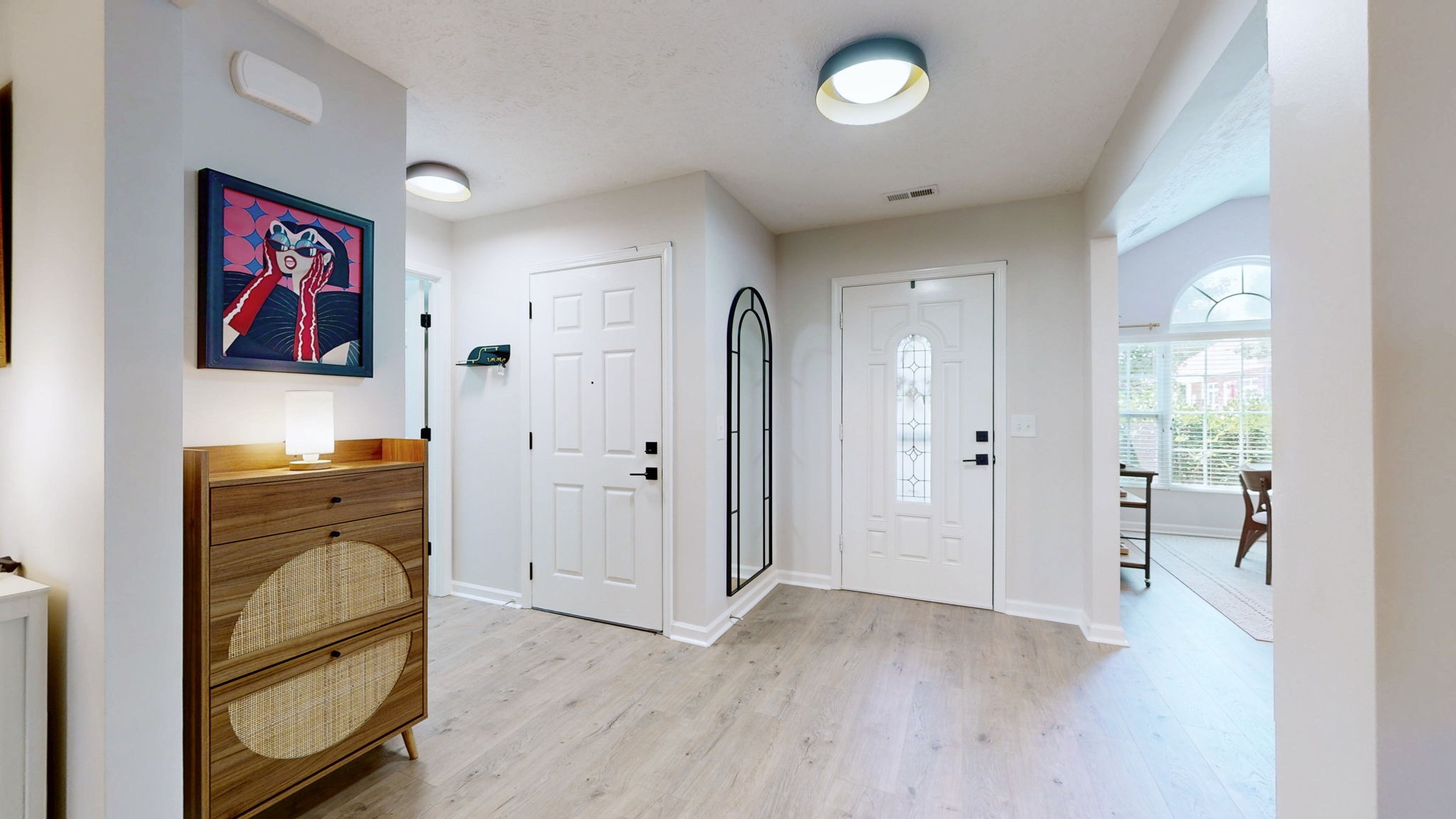 1469 Woodside Dr