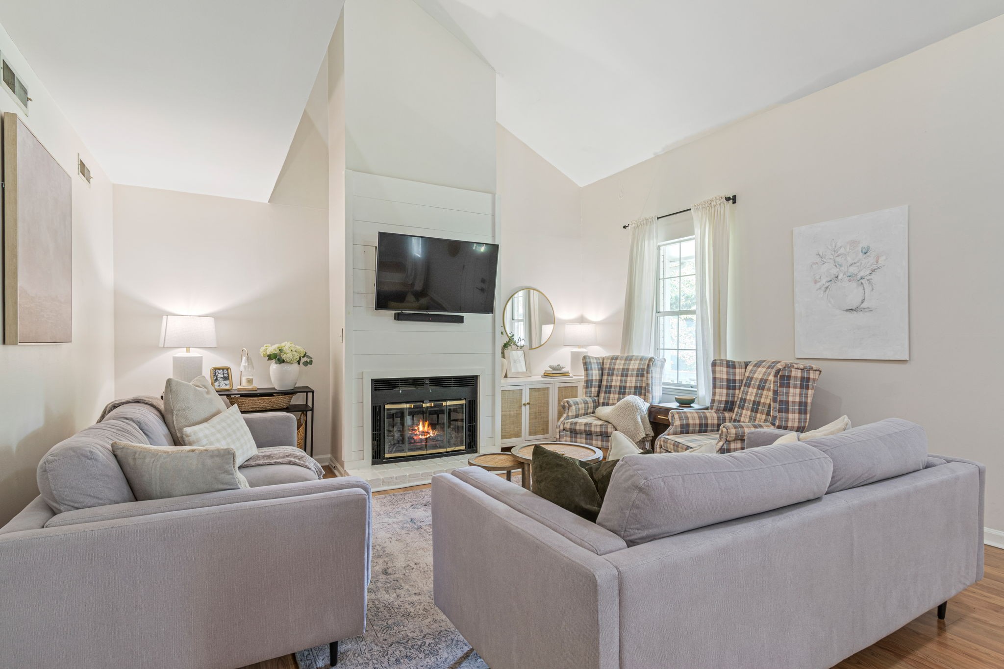 1302 Mallard Dr