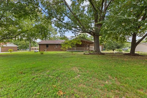 6483 Dogwood Dr Greenbrier TN 37073