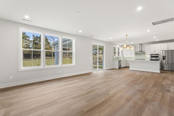 823 Silva Loop