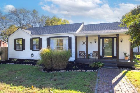 Photo of 2843 Colonial Cir, Nashville, TN 37214 (MLS # 3042399)