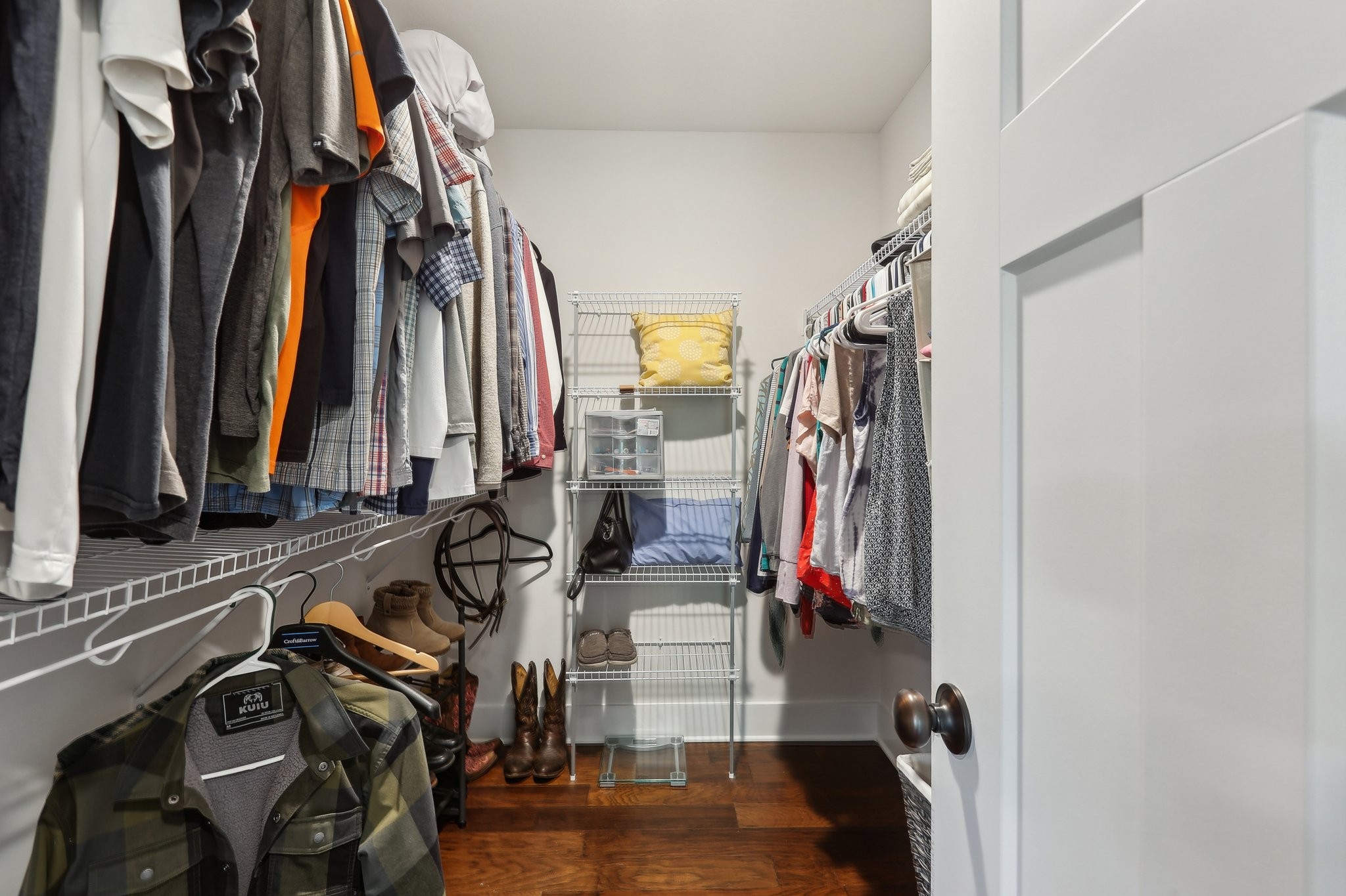 Clarksville, Tennessee 37043, United States, 3 Bedrooms Bedrooms, ,2 BathroomsBathrooms,Residential,Pending,119098