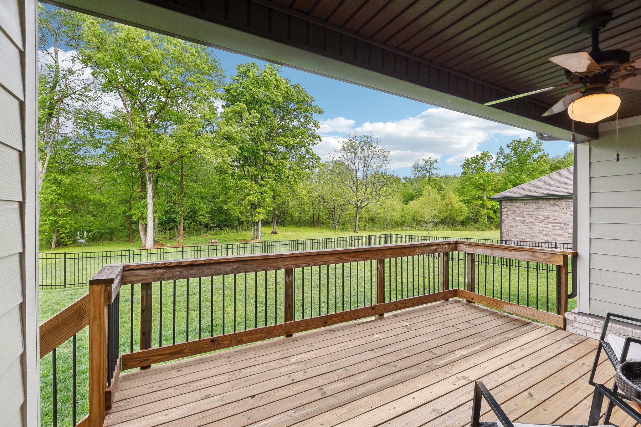 Clarksville, Tennessee 37043, United States, 3 Bedrooms Bedrooms, ,2 BathroomsBathrooms,Residential,Pending,119098