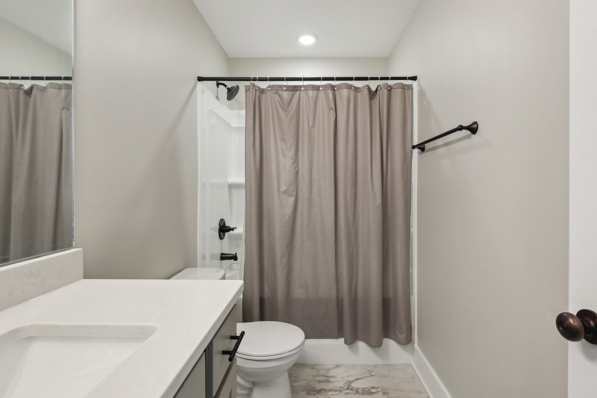 Clarksville, Tennessee 37043, United States, 3 Bedrooms Bedrooms, ,2 BathroomsBathrooms,Residential,Pending,119098