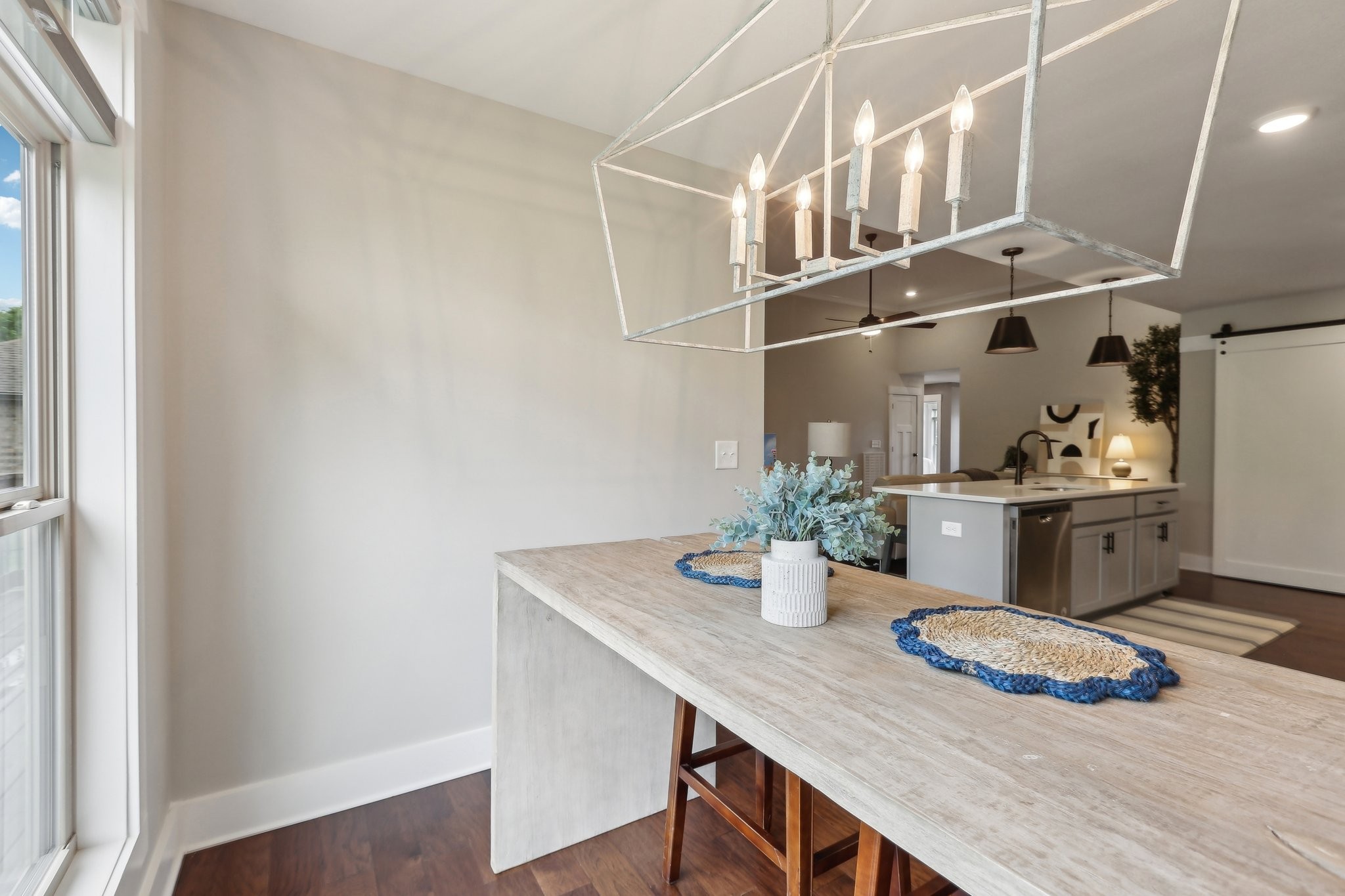 Clarksville, Tennessee 37043, United States, 3 Bedrooms Bedrooms, ,2 BathroomsBathrooms,Residential,Pending,119098