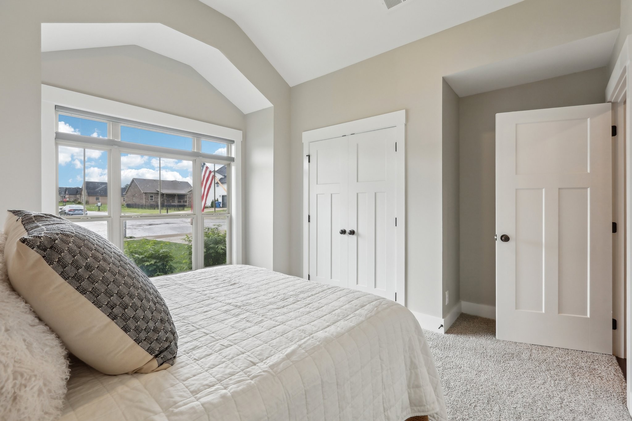 Clarksville, Tennessee 37043, United States, 3 Bedrooms Bedrooms, ,2 BathroomsBathrooms,Residential,Pending,119098