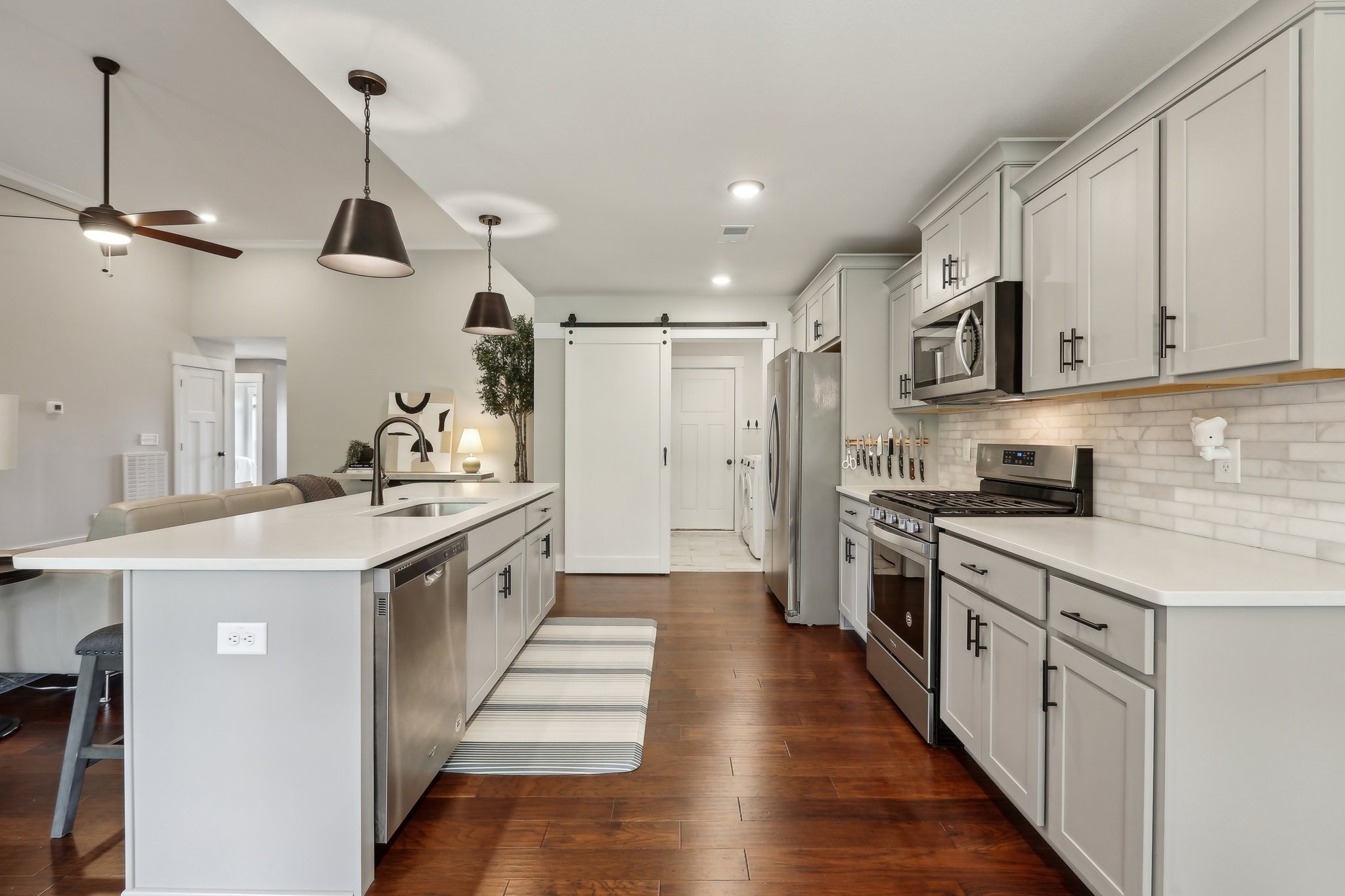 Clarksville, Tennessee 37043, United States, 3 Bedrooms Bedrooms, ,2 BathroomsBathrooms,Residential,Pending,119098