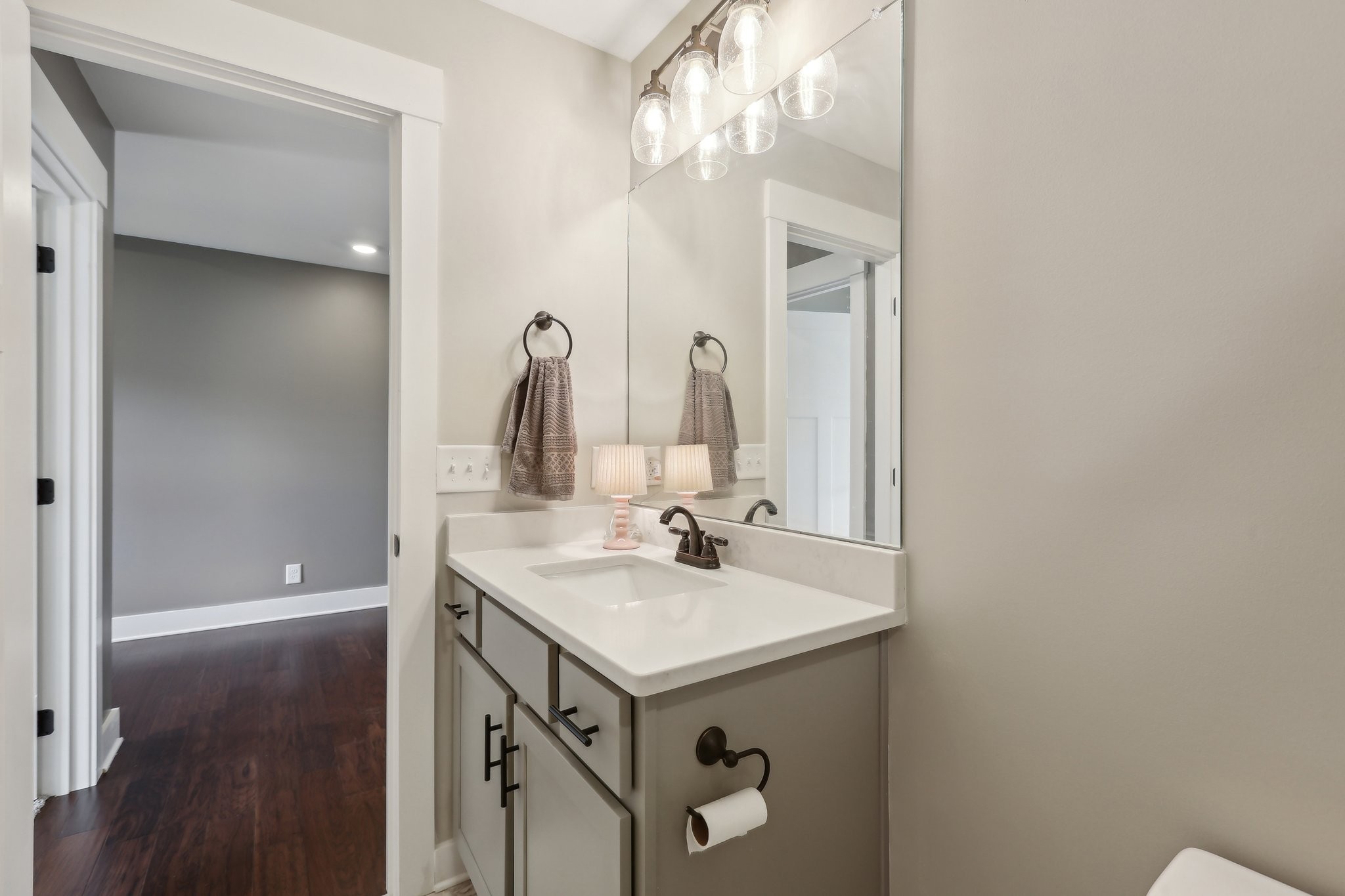 Clarksville, Tennessee 37043, United States, 3 Bedrooms Bedrooms, ,2 BathroomsBathrooms,Residential,Pending,119098