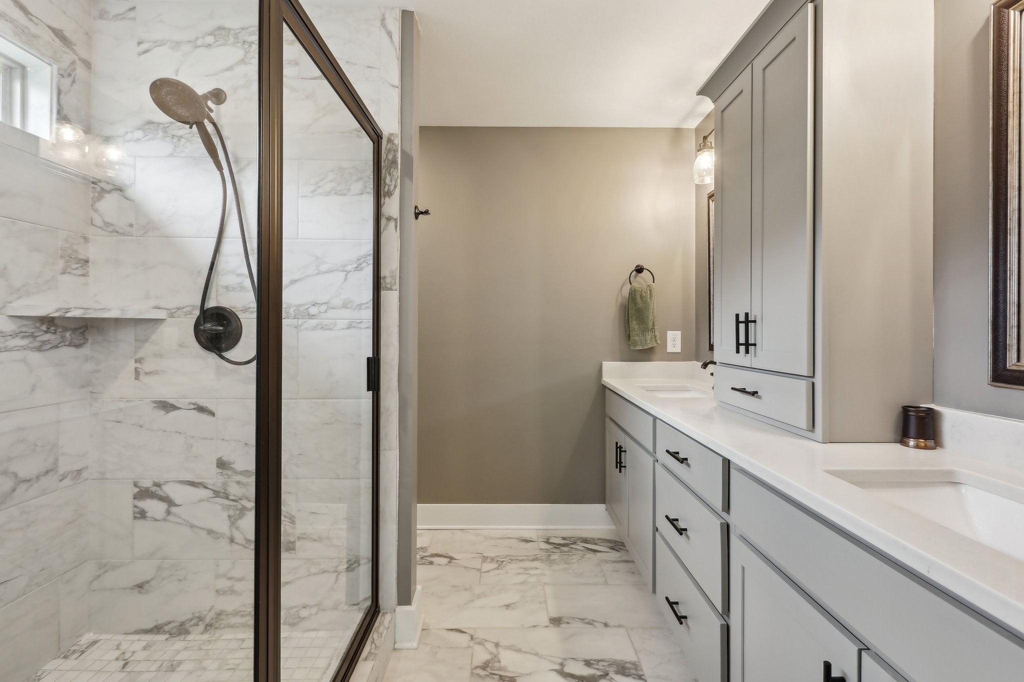 Clarksville, Tennessee 37043, United States, 3 Bedrooms Bedrooms, ,2 BathroomsBathrooms,Residential,Pending,119098