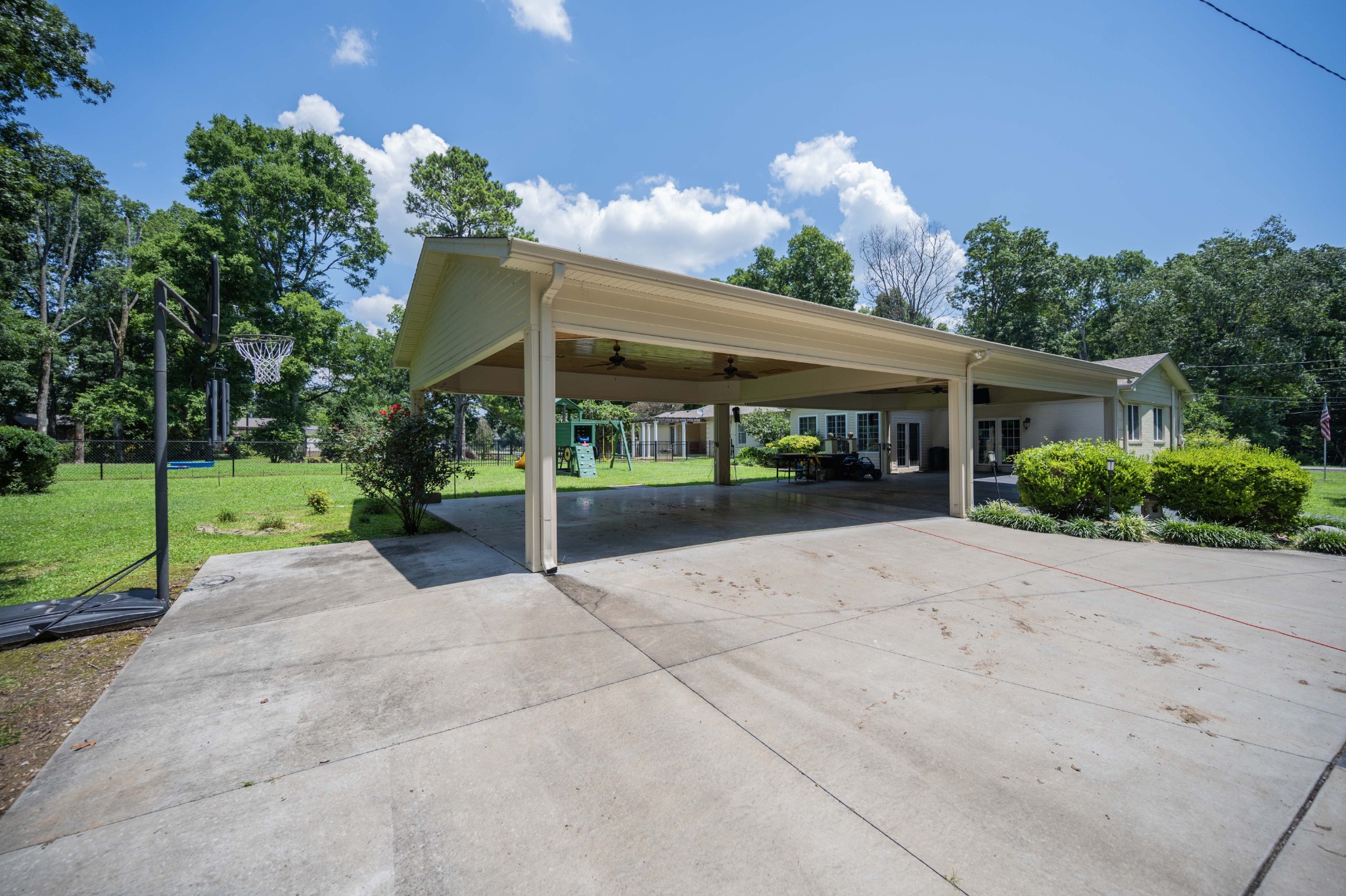 602 Narrows Rd