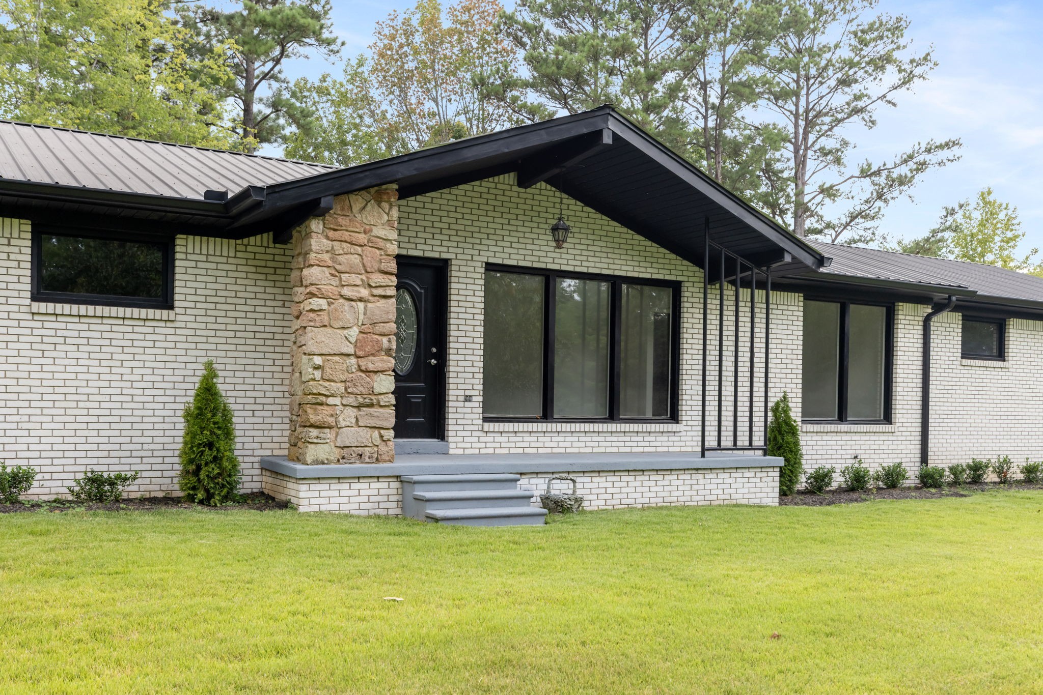 2809 Country Club Dr