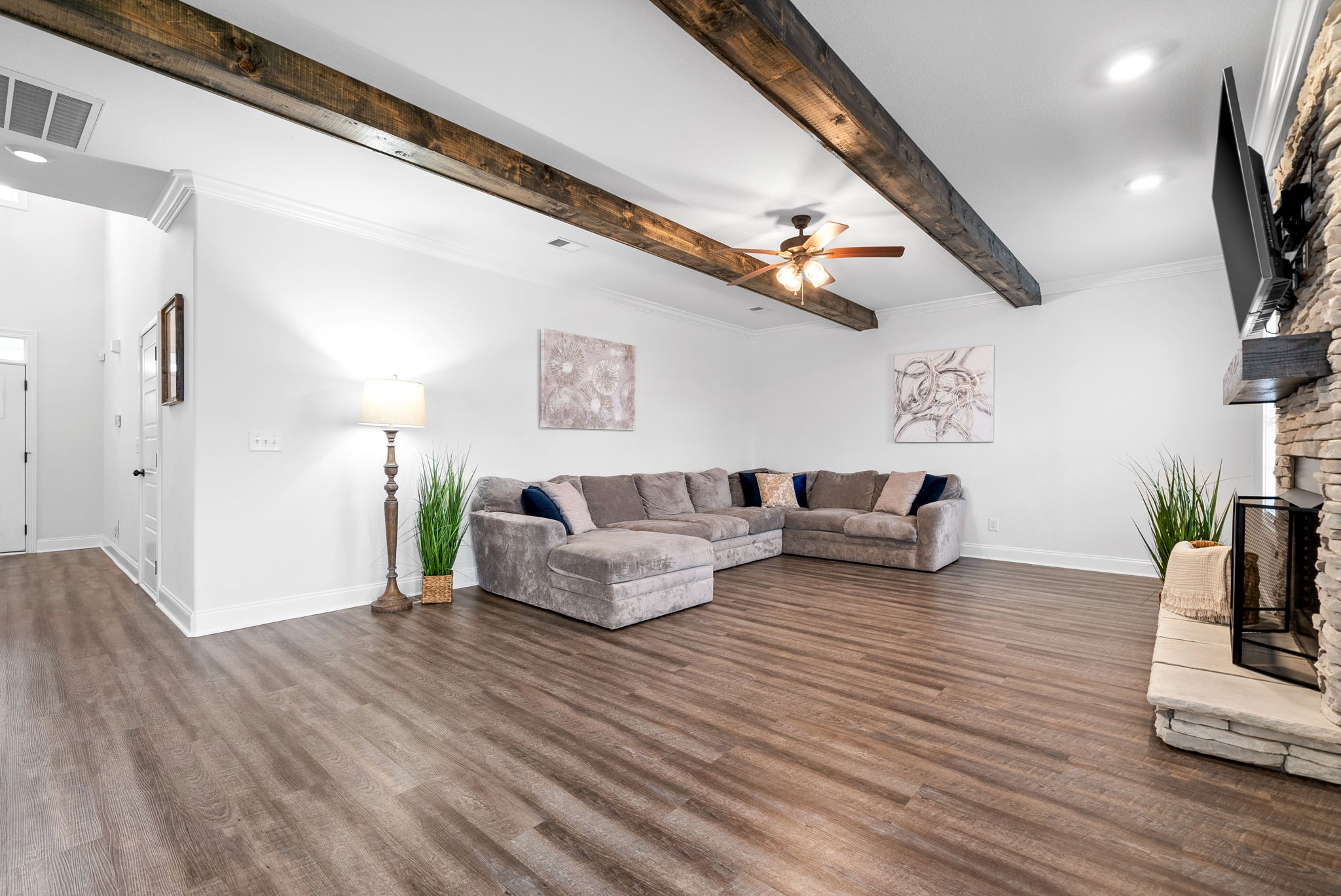 Clarksville, Tennessee 37043, United States, 4 Bedrooms Bedrooms, ,3 BathroomsBathrooms,Residential,Active,14676