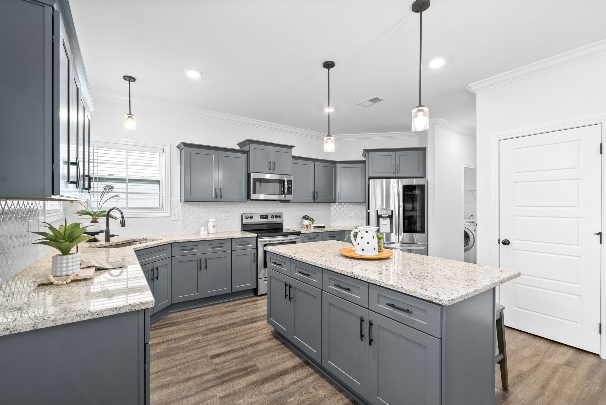 Clarksville, Tennessee 37043, United States, 4 Bedrooms Bedrooms, ,3 BathroomsBathrooms,Residential,Active,14676