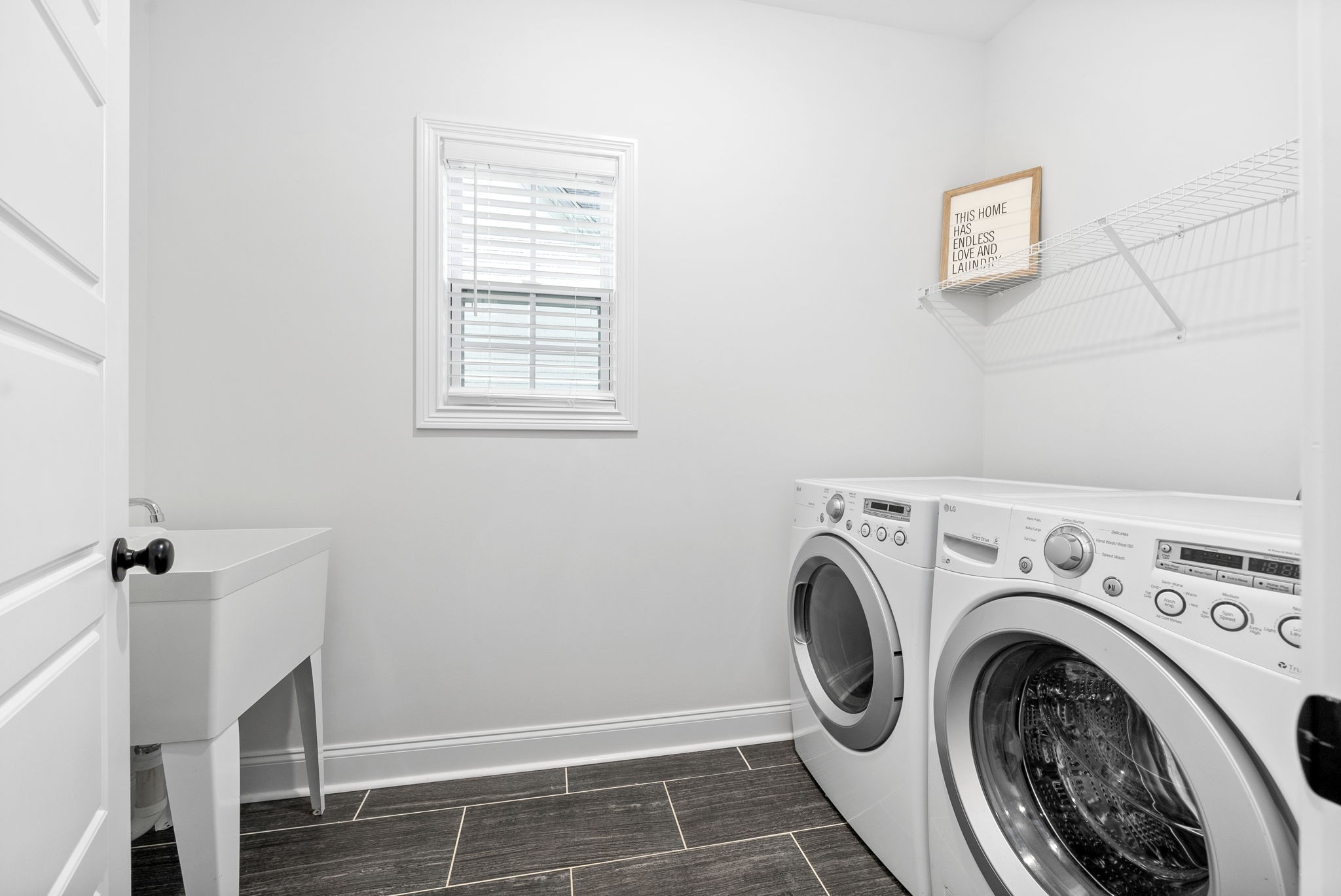 Clarksville, Tennessee 37043, United States, 4 Bedrooms Bedrooms, ,3 BathroomsBathrooms,Residential,Active,14676