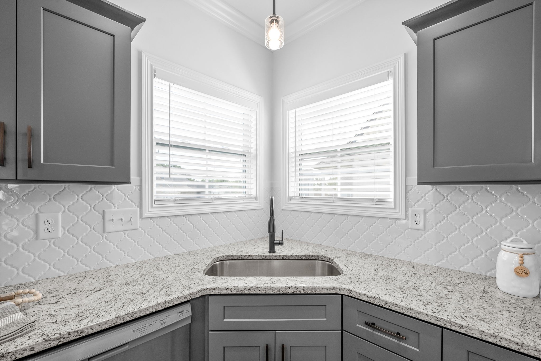 Clarksville, Tennessee 37043, United States, 4 Bedrooms Bedrooms, ,3 BathroomsBathrooms,Residential,Active,14676