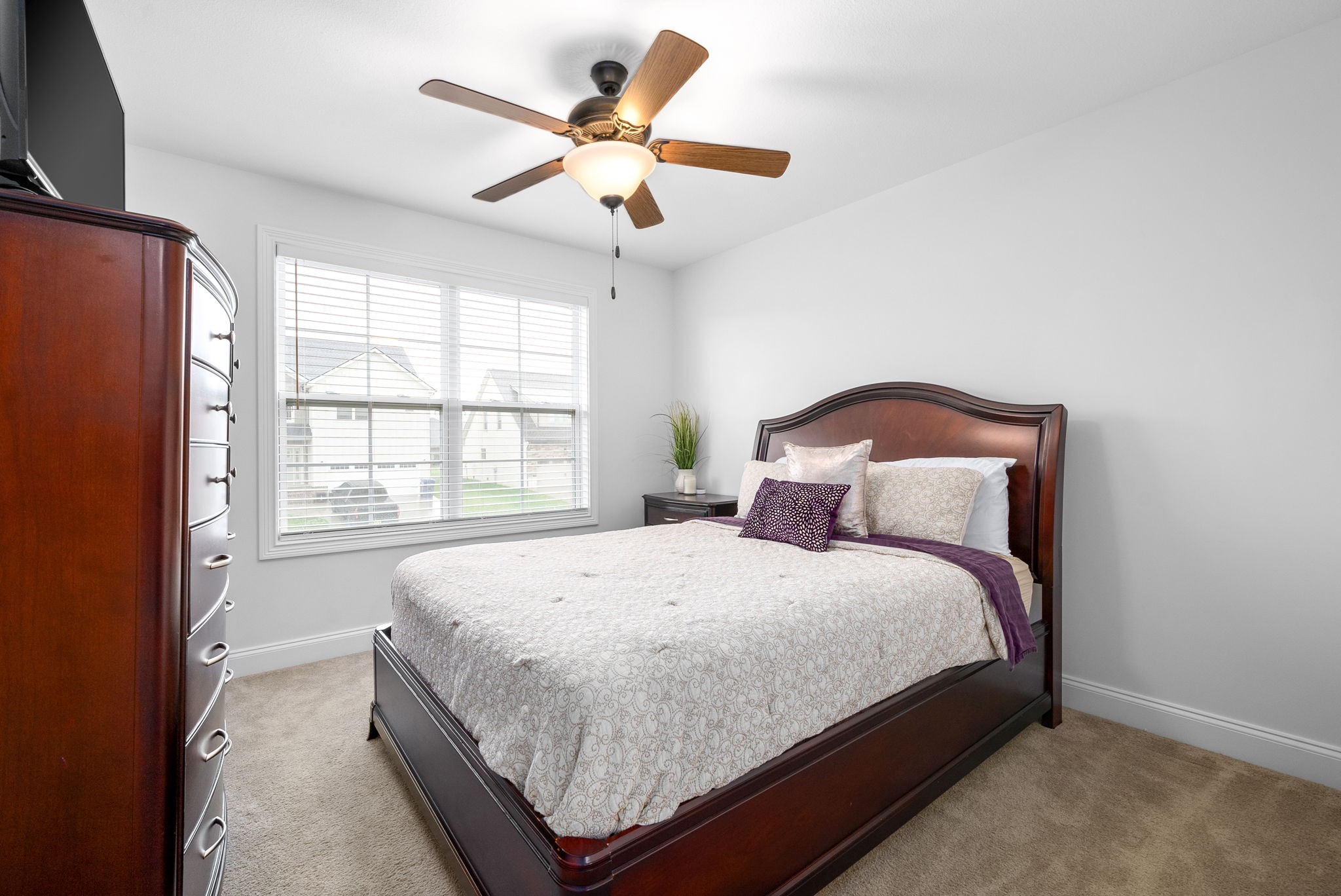 Clarksville, Tennessee 37043, United States, 4 Bedrooms Bedrooms, ,3 BathroomsBathrooms,Residential,Active,14676