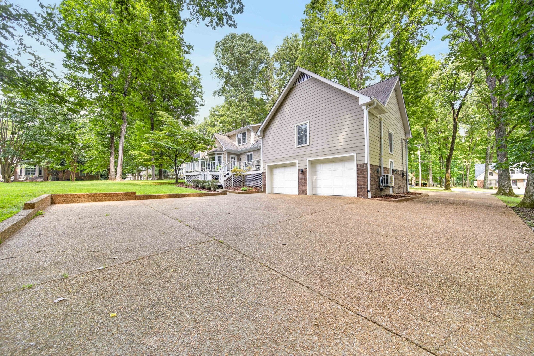 208 Hidden Lake Rd