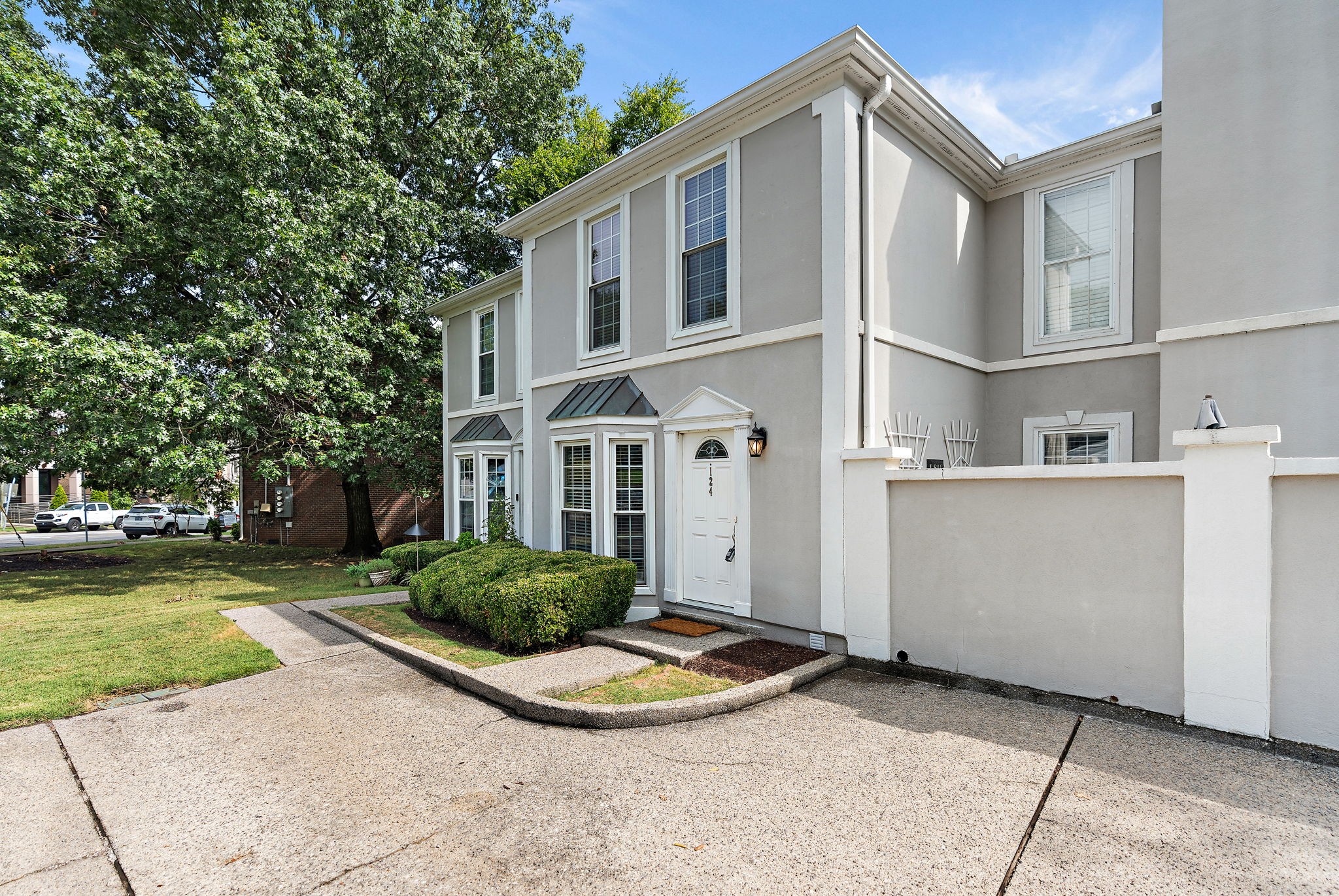 124 Acklen Park Dr