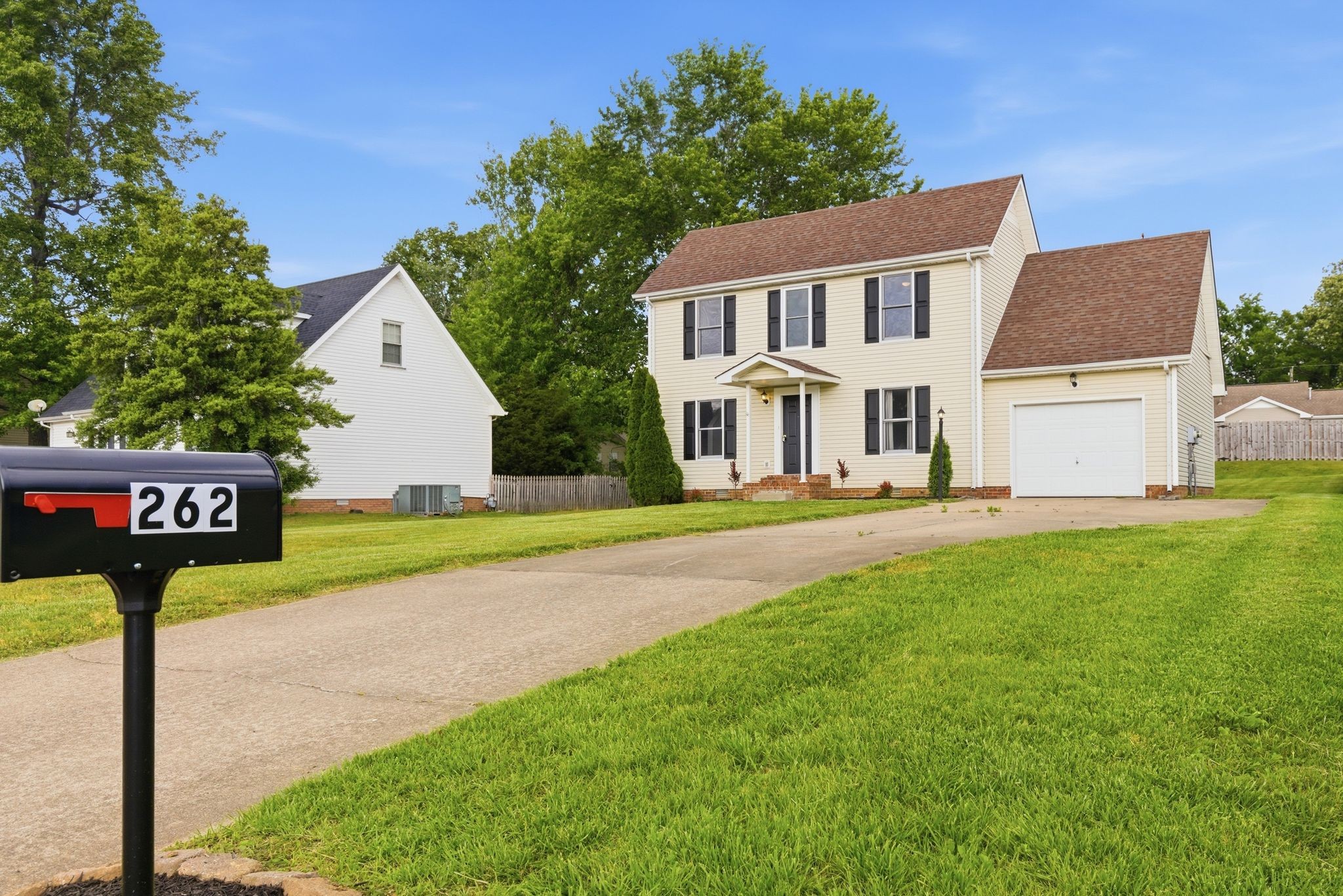 262 Kathleen Ct