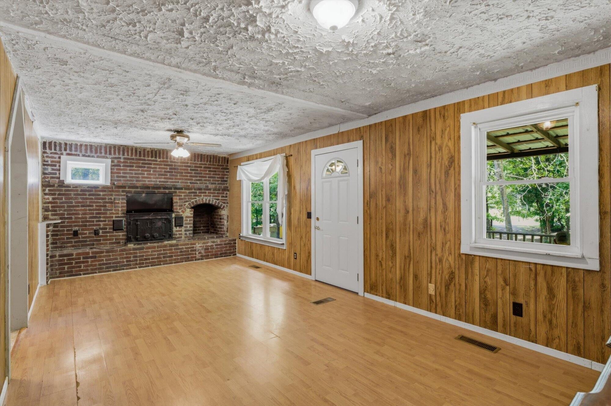 452 County Road 213