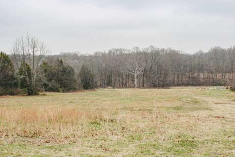 2579 New Hall Rd Greenbrier TN 37073